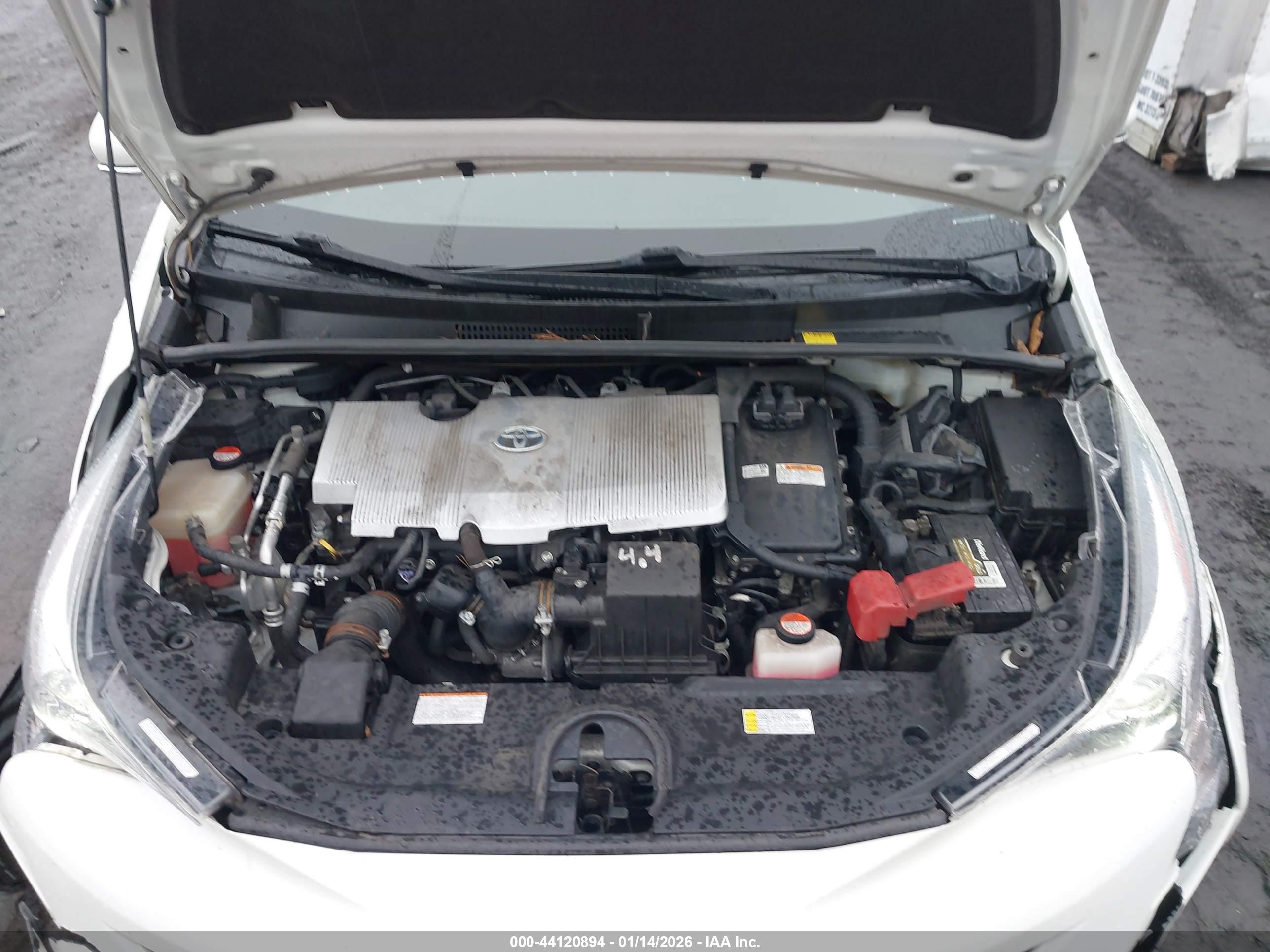 TOYOTA PRIUS image 10