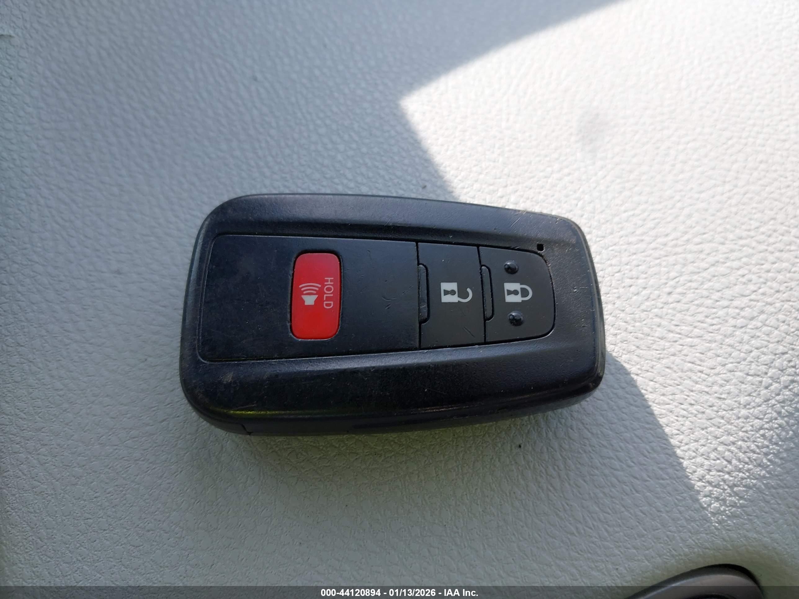TOYOTA PRIUS image 11