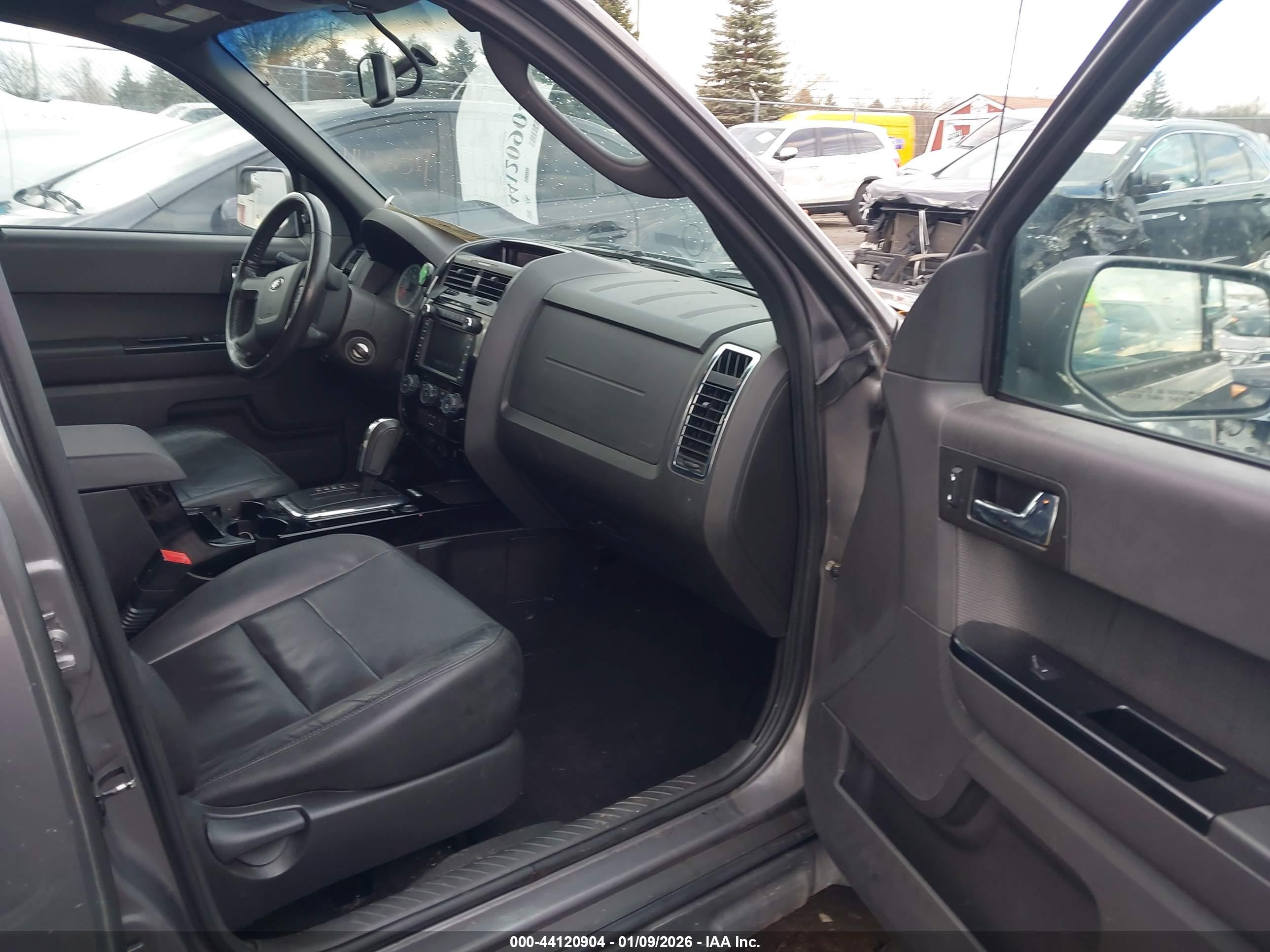 FORD ESCAPE image 5
