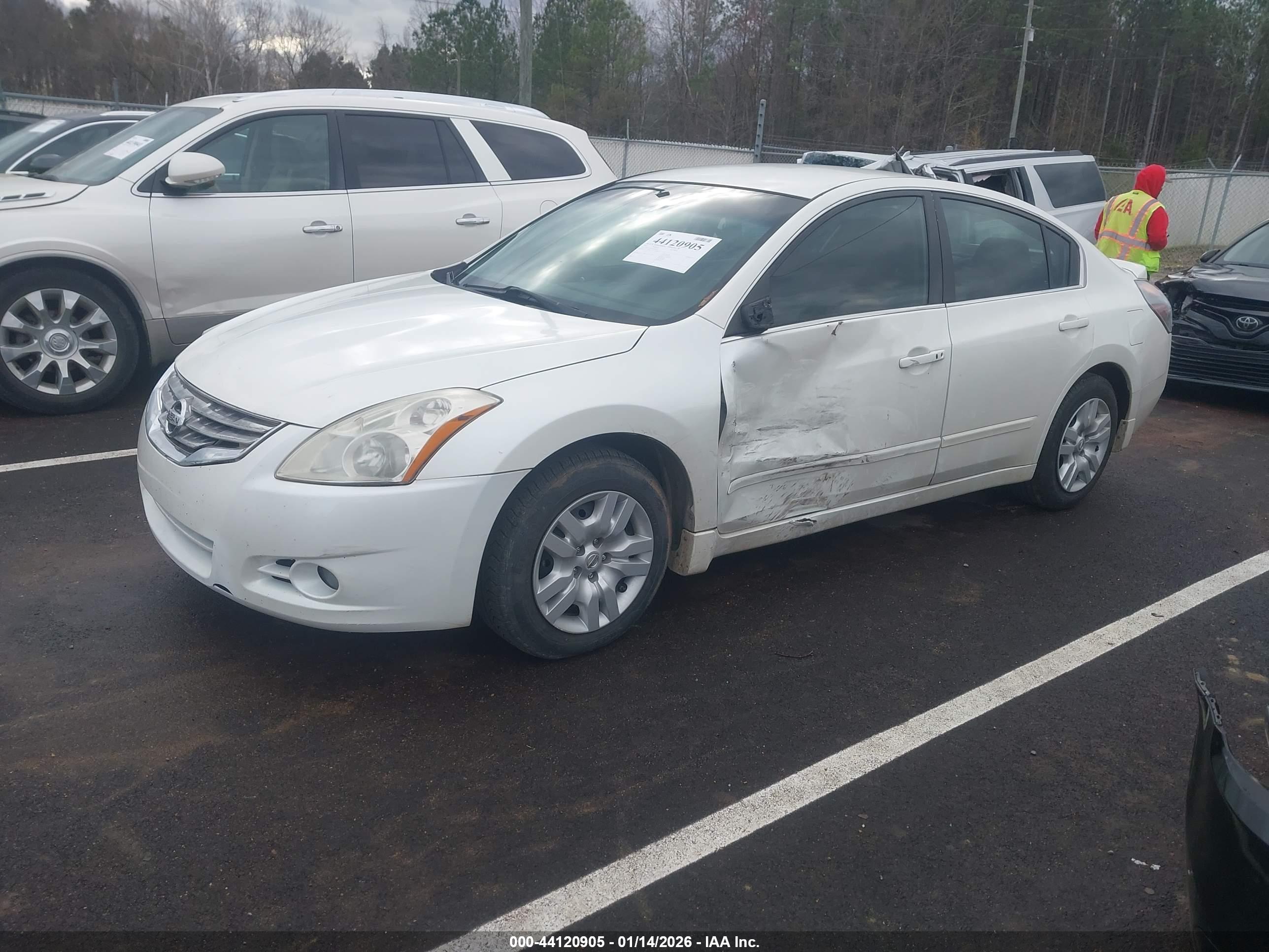 NISSAN ALTIMA image 2