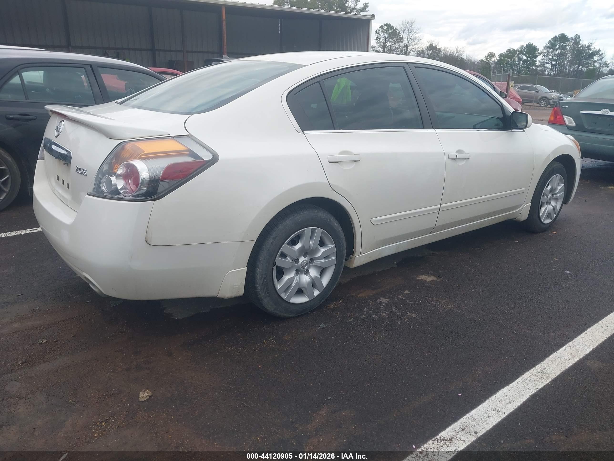 NISSAN ALTIMA image 4