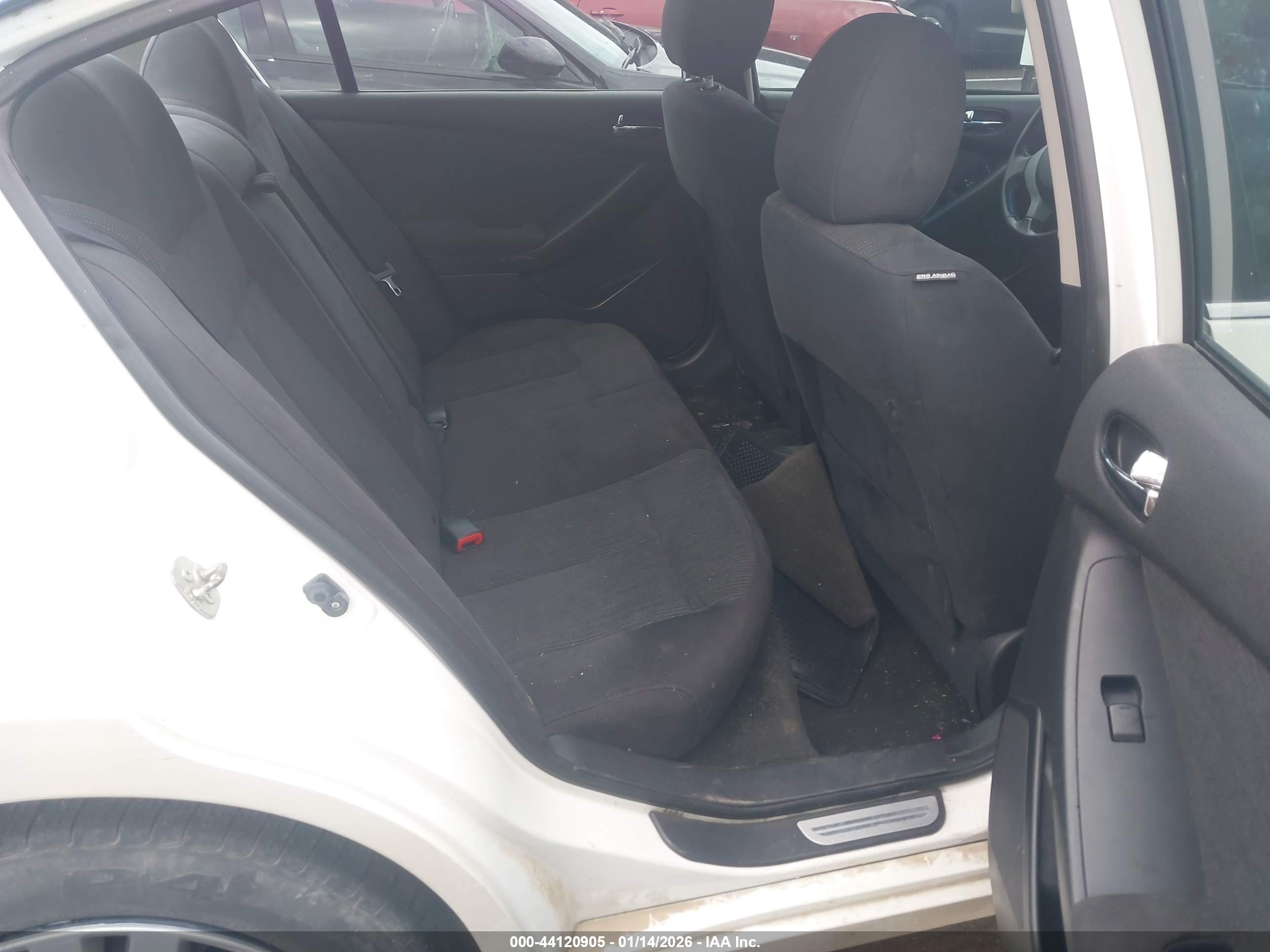 NISSAN ALTIMA image 8