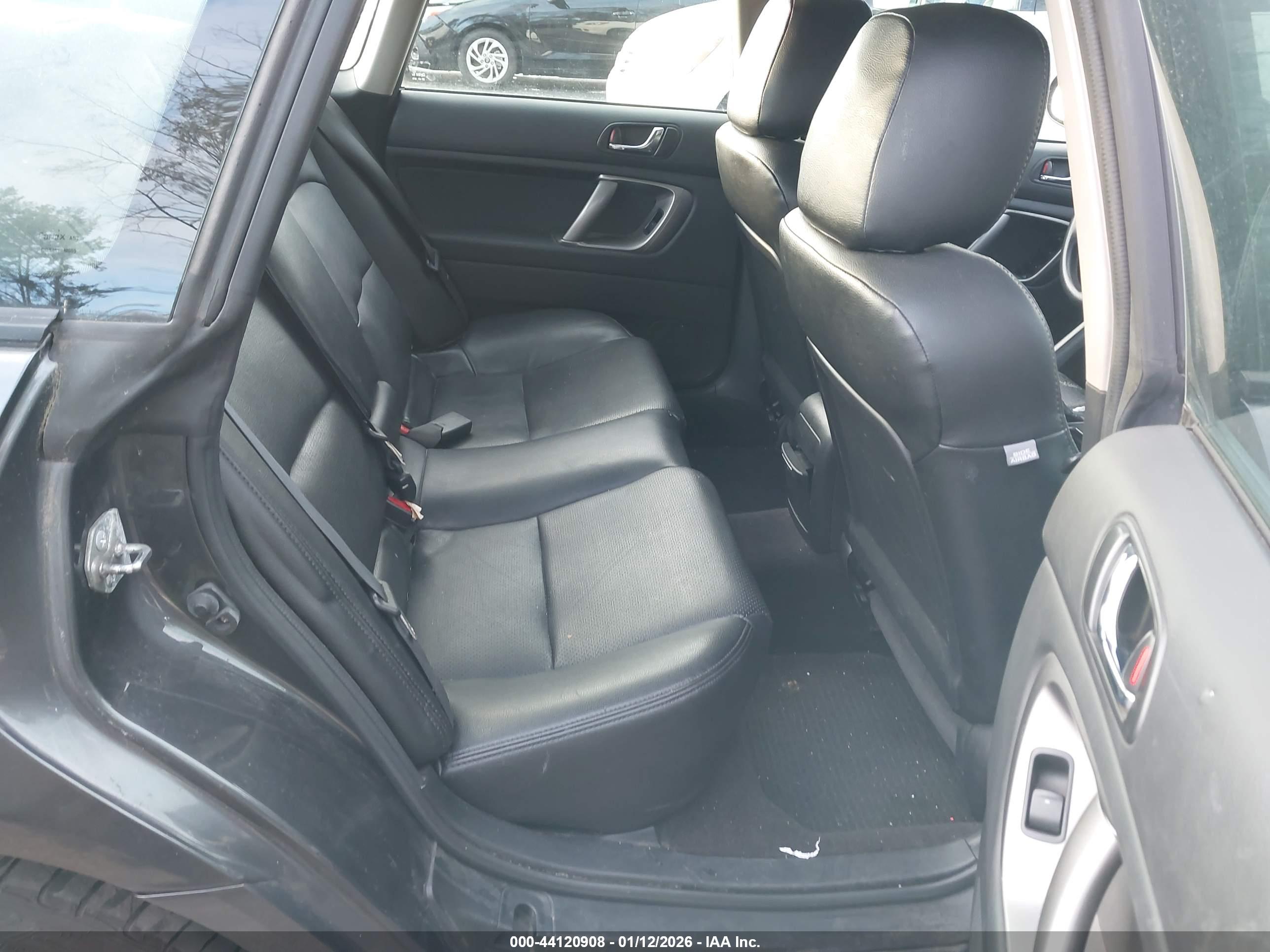 SUBARU LEGACY image 8