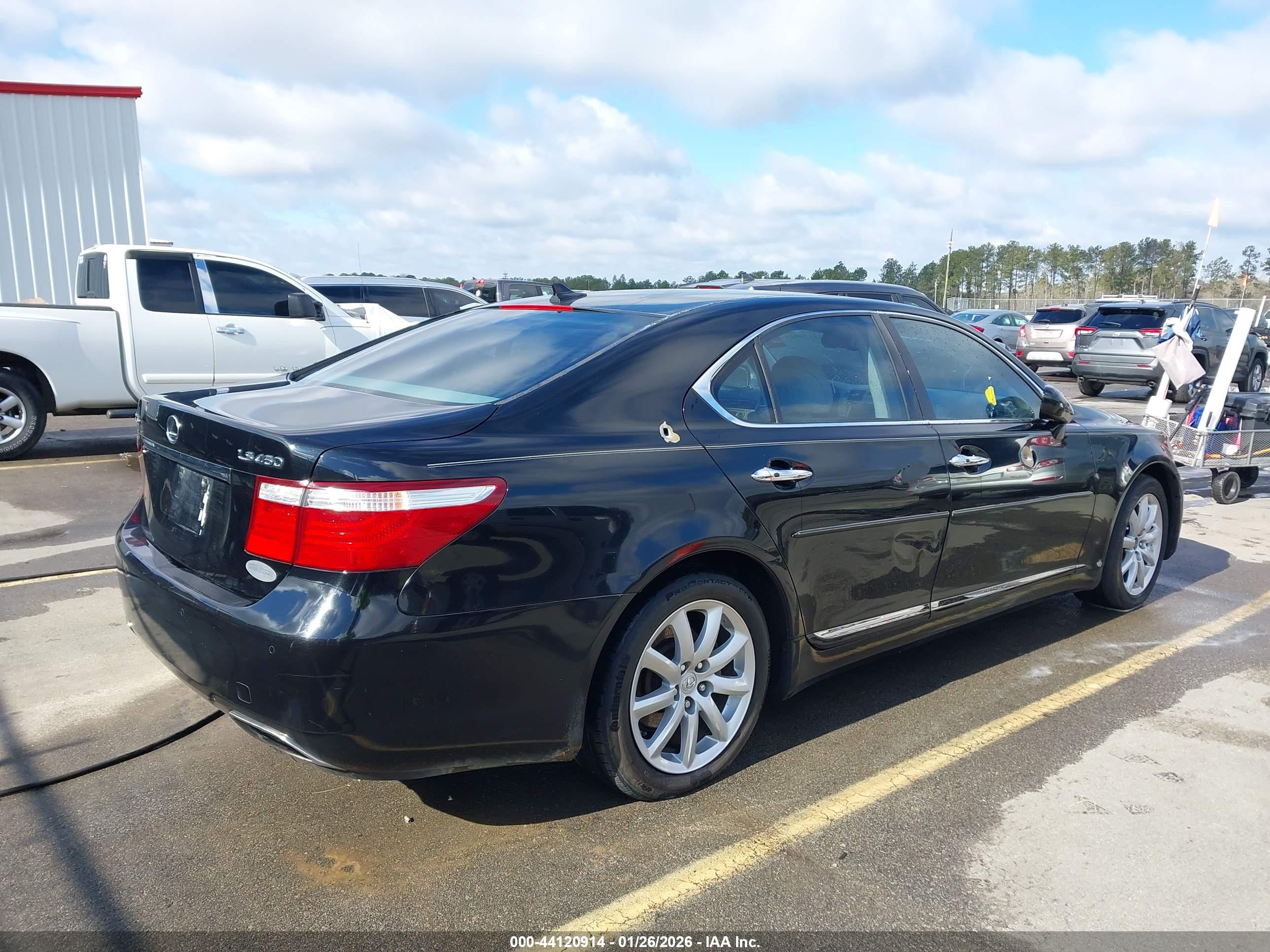LEXUS LS image 4