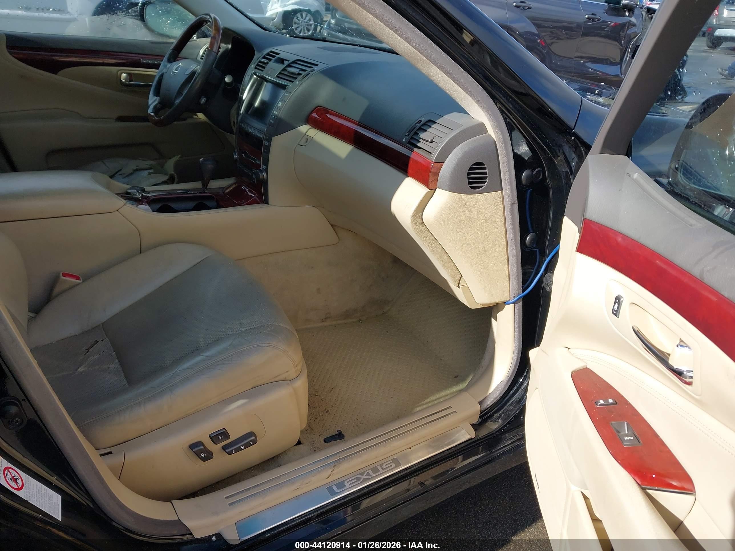 LEXUS LS image 5