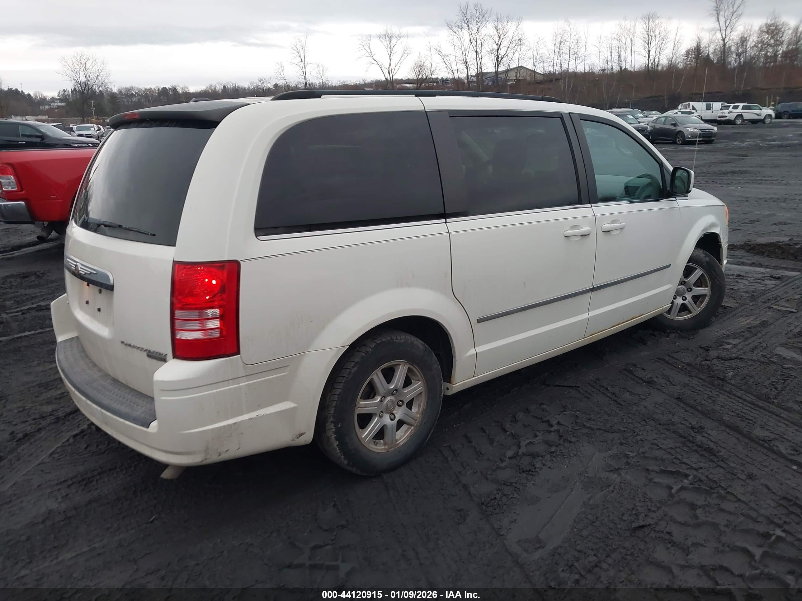 CHRYSLER TOWN image 4
