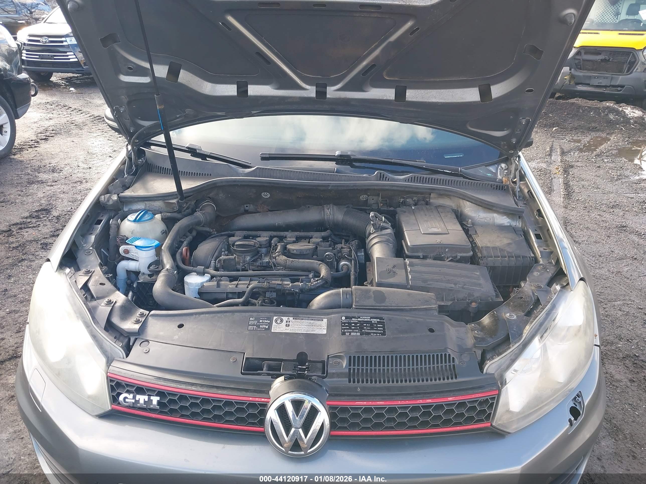 VOLKSWAGEN GTI image 10