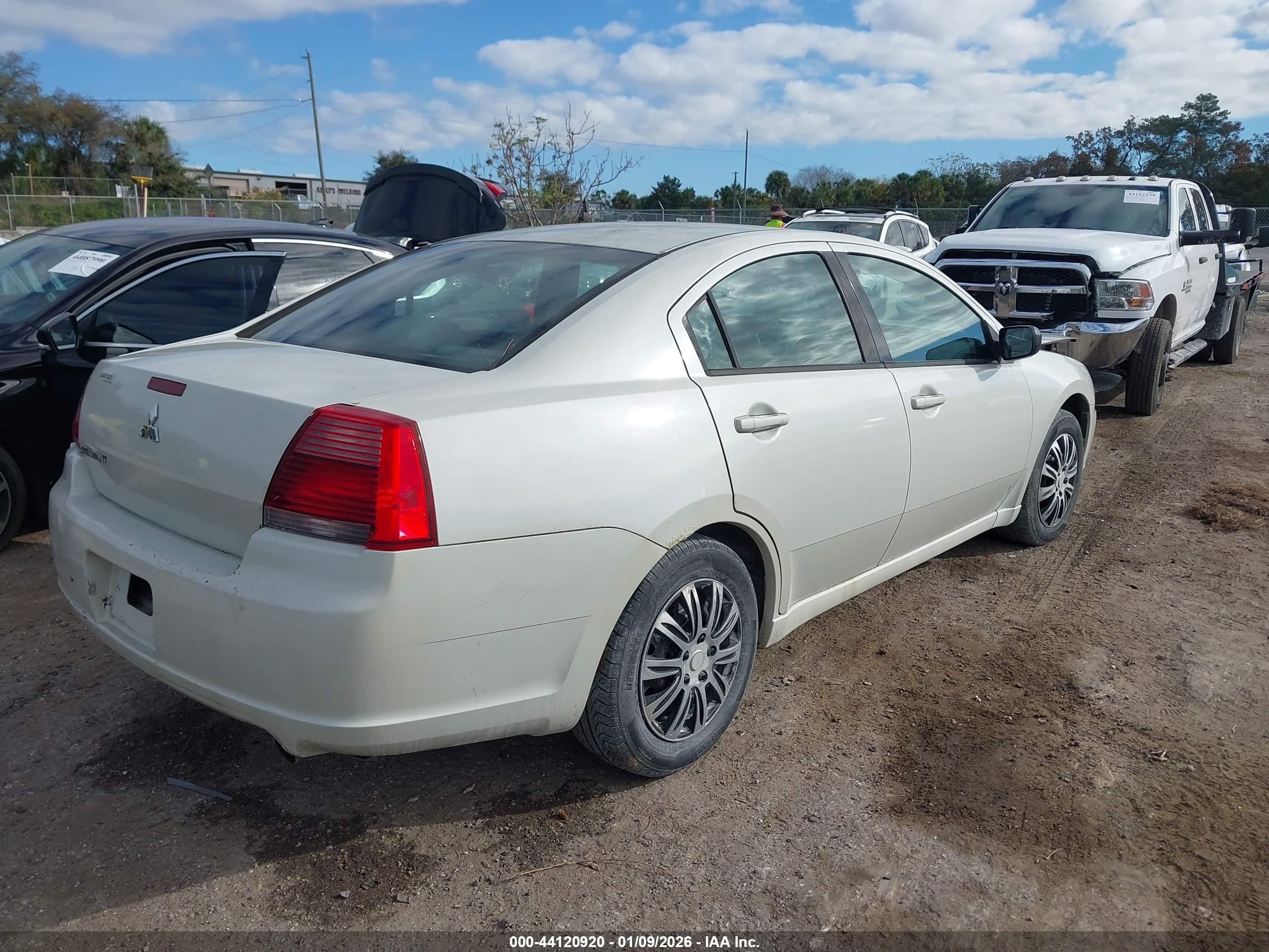 MITSUBISHI GALANT image 4
