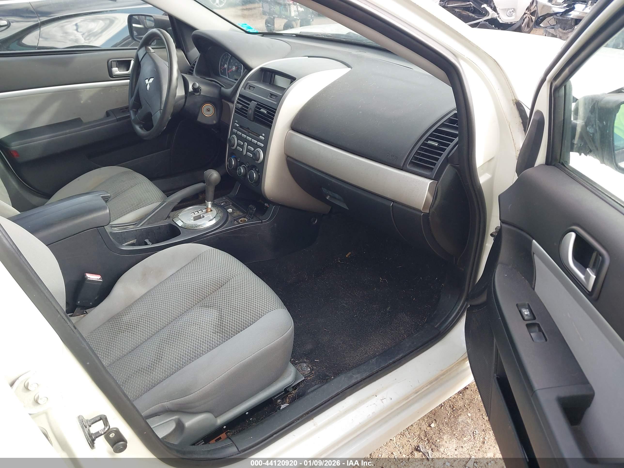 MITSUBISHI GALANT image 5