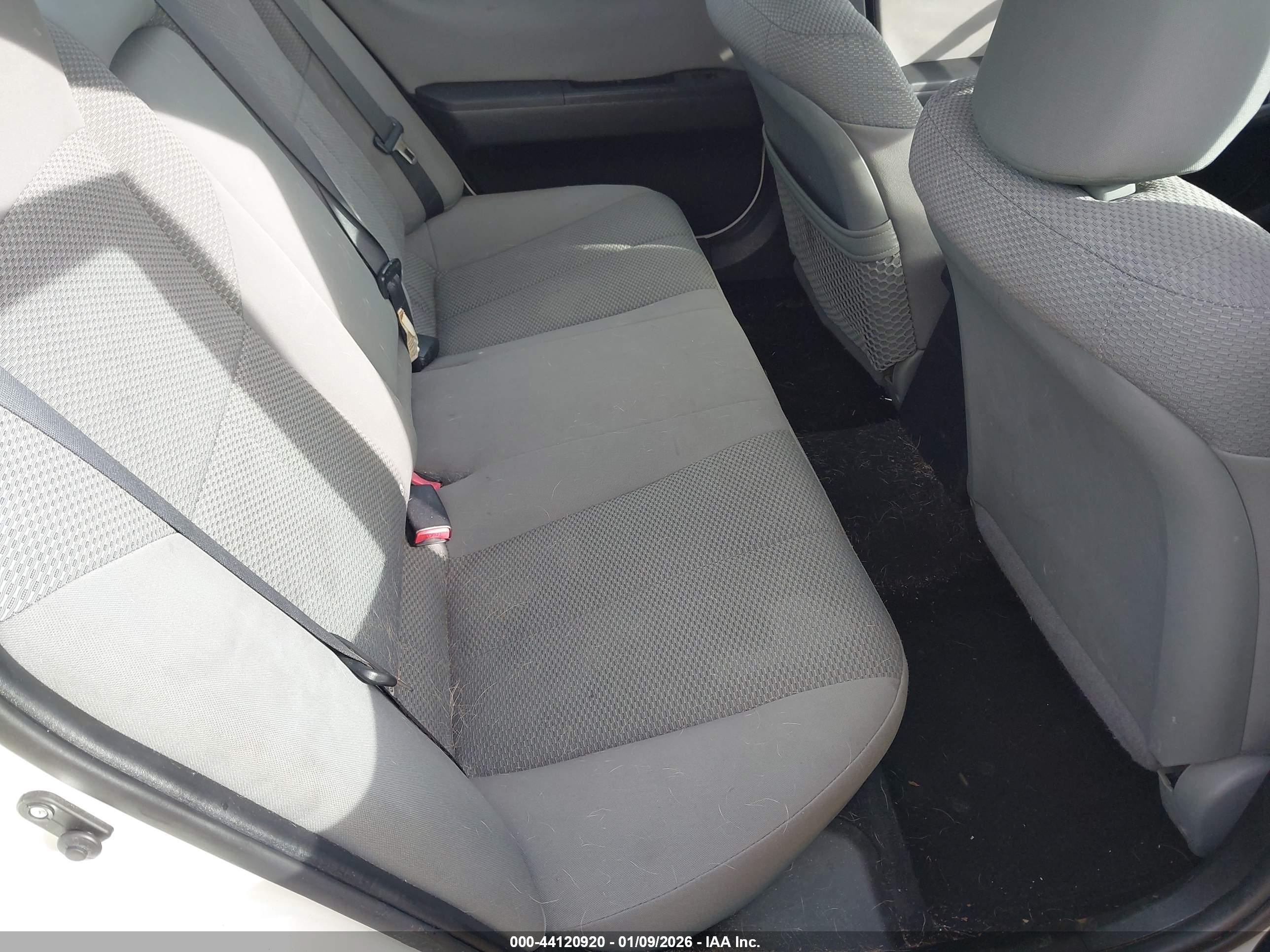 MITSUBISHI GALANT image 8