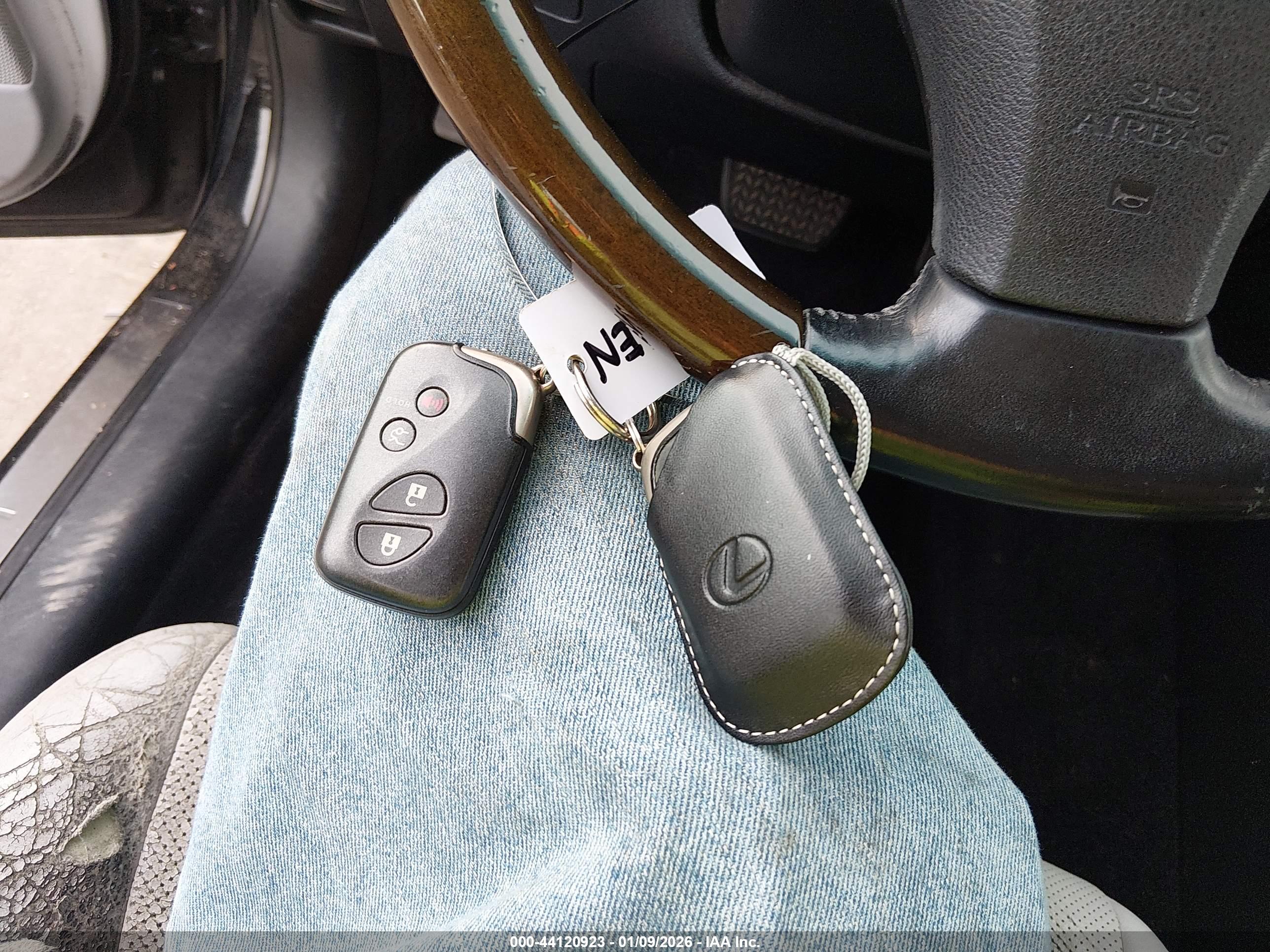 LEXUS ES image 11