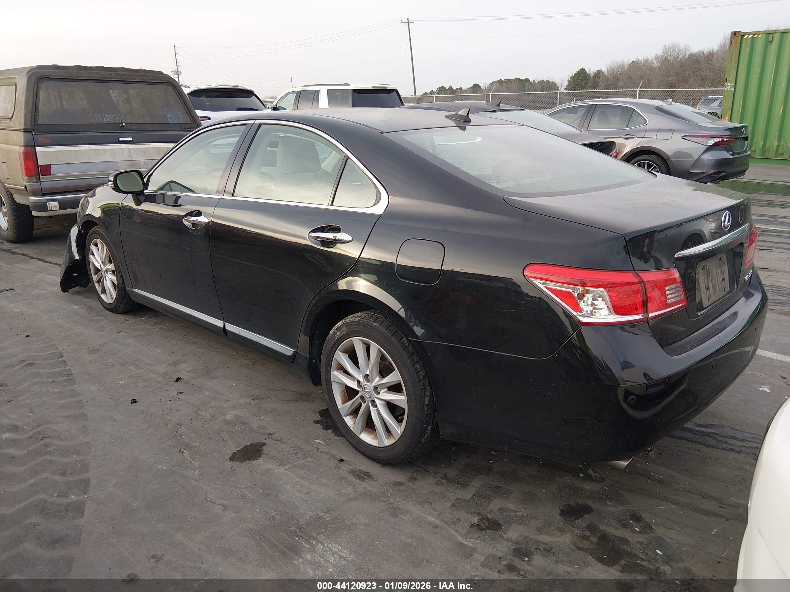 LEXUS ES image 3