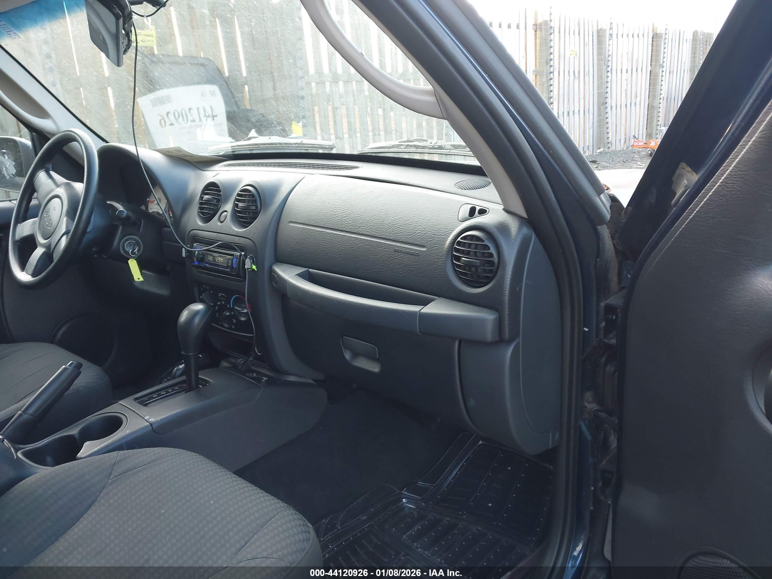 JEEP LIBERTY image 5