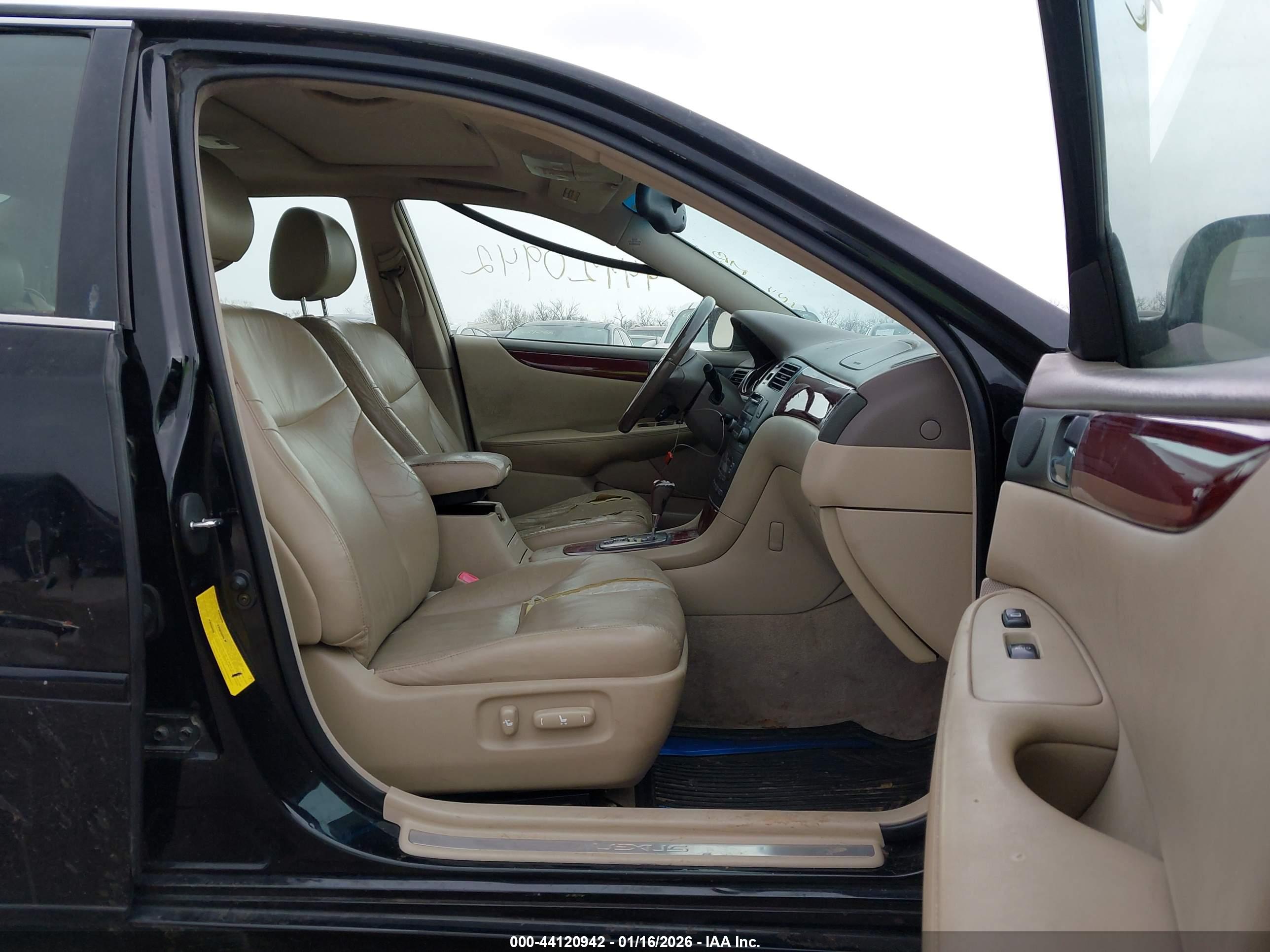 LEXUS ES image 5