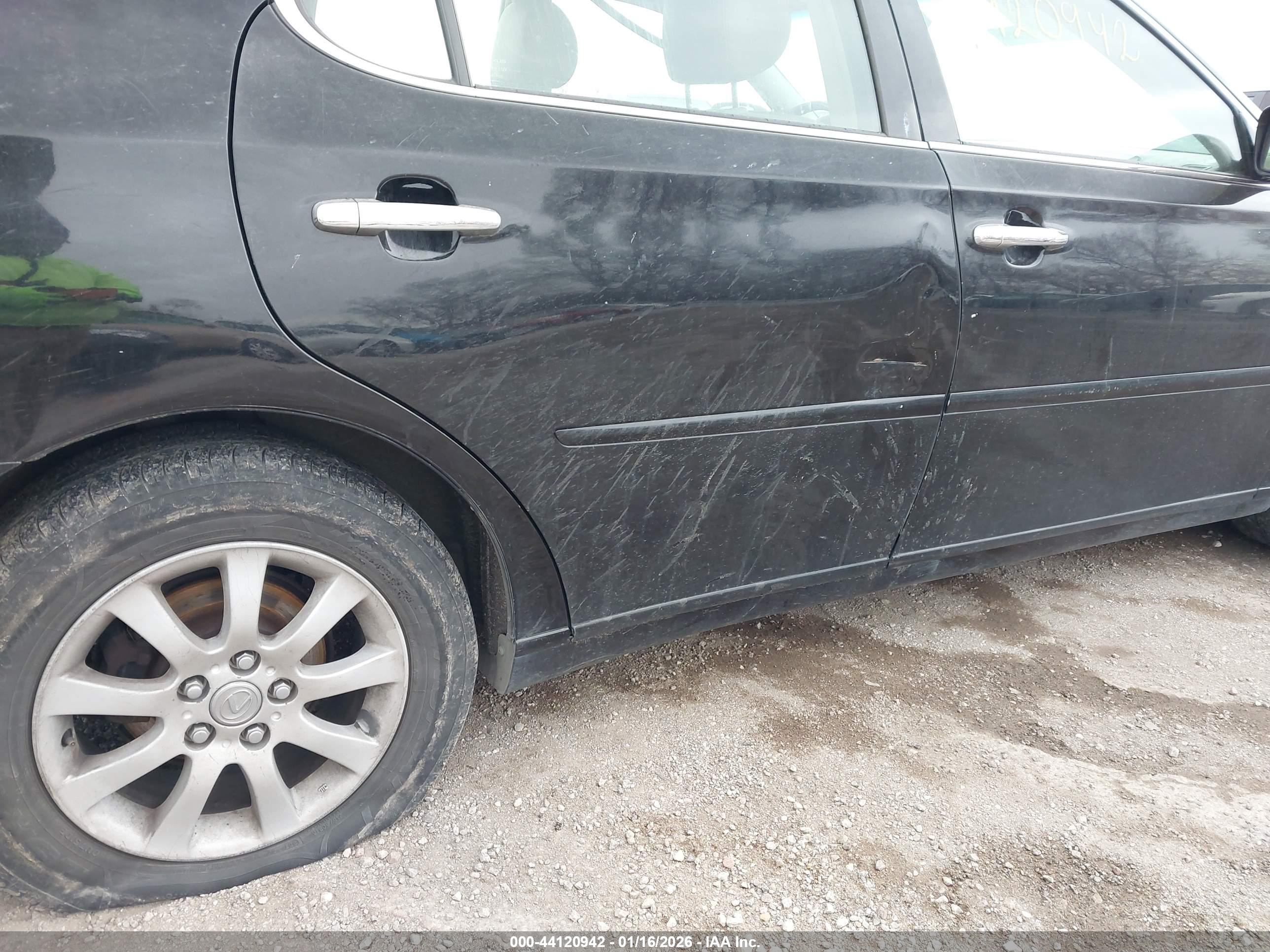 LEXUS ES image 6