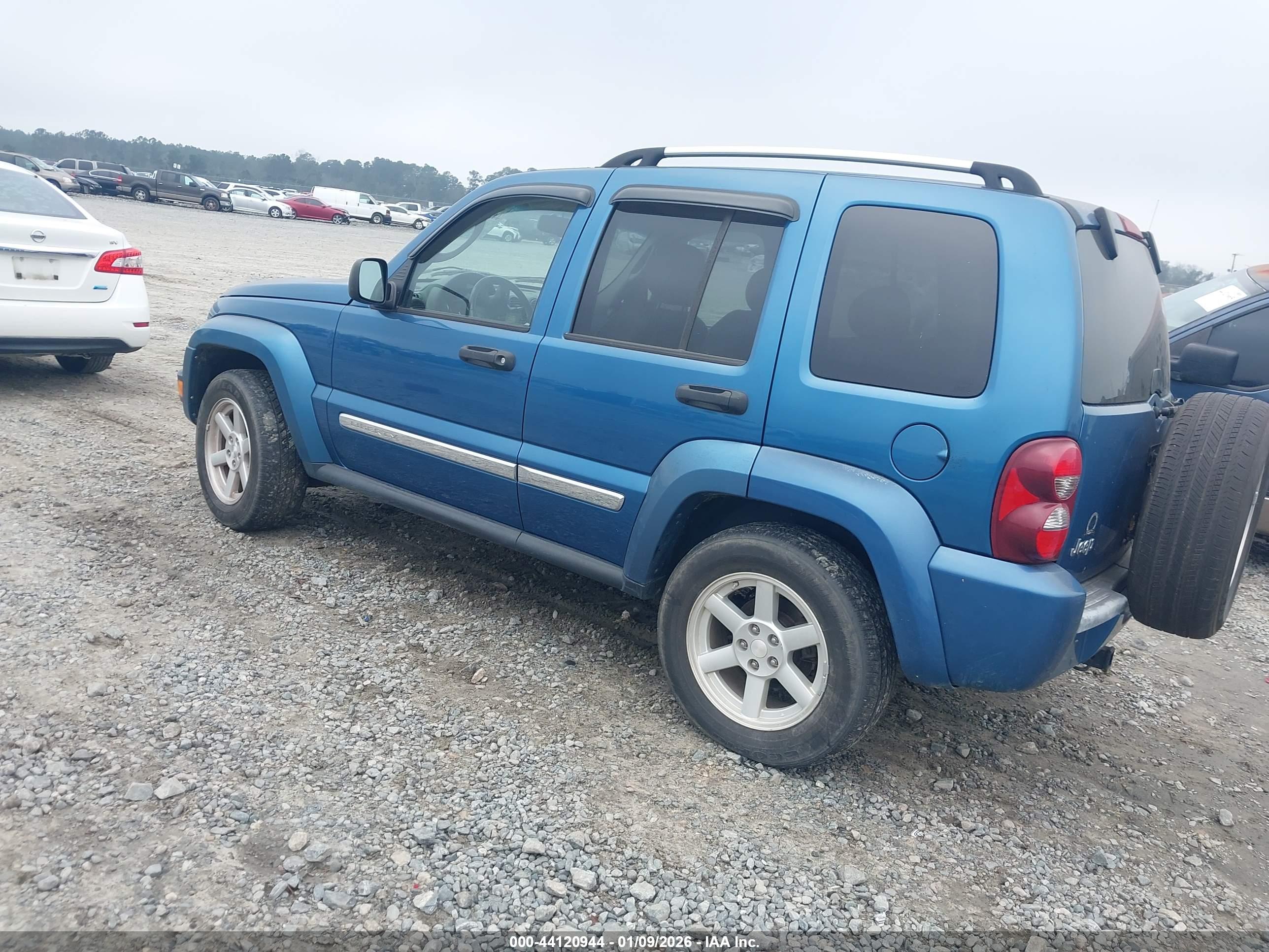 JEEP LIBERTY image 3