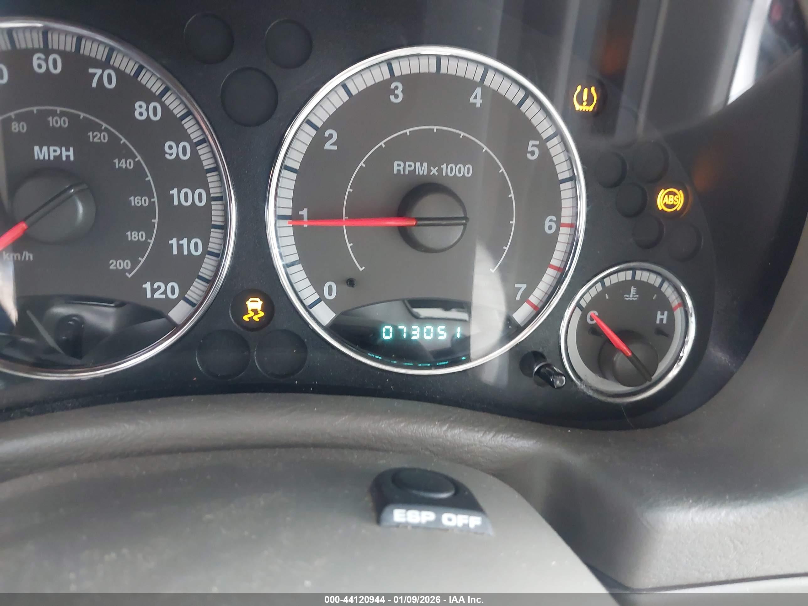 JEEP LIBERTY image 7