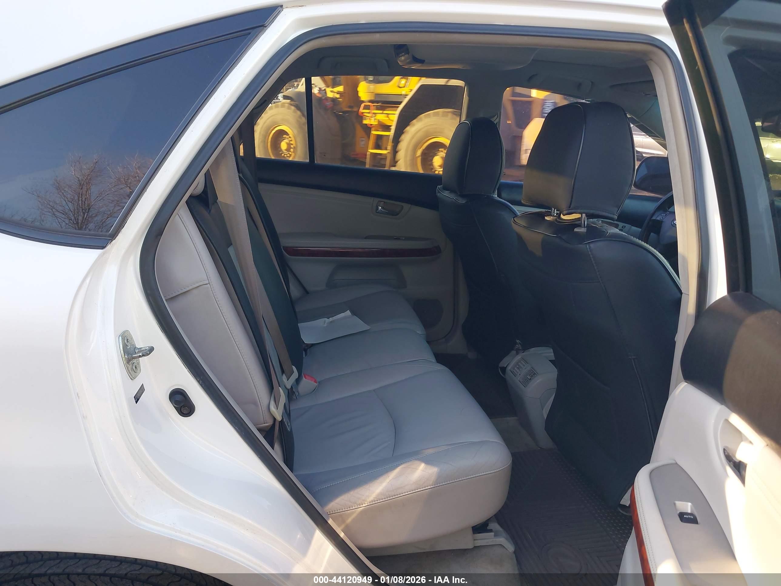 LEXUS RX image 8