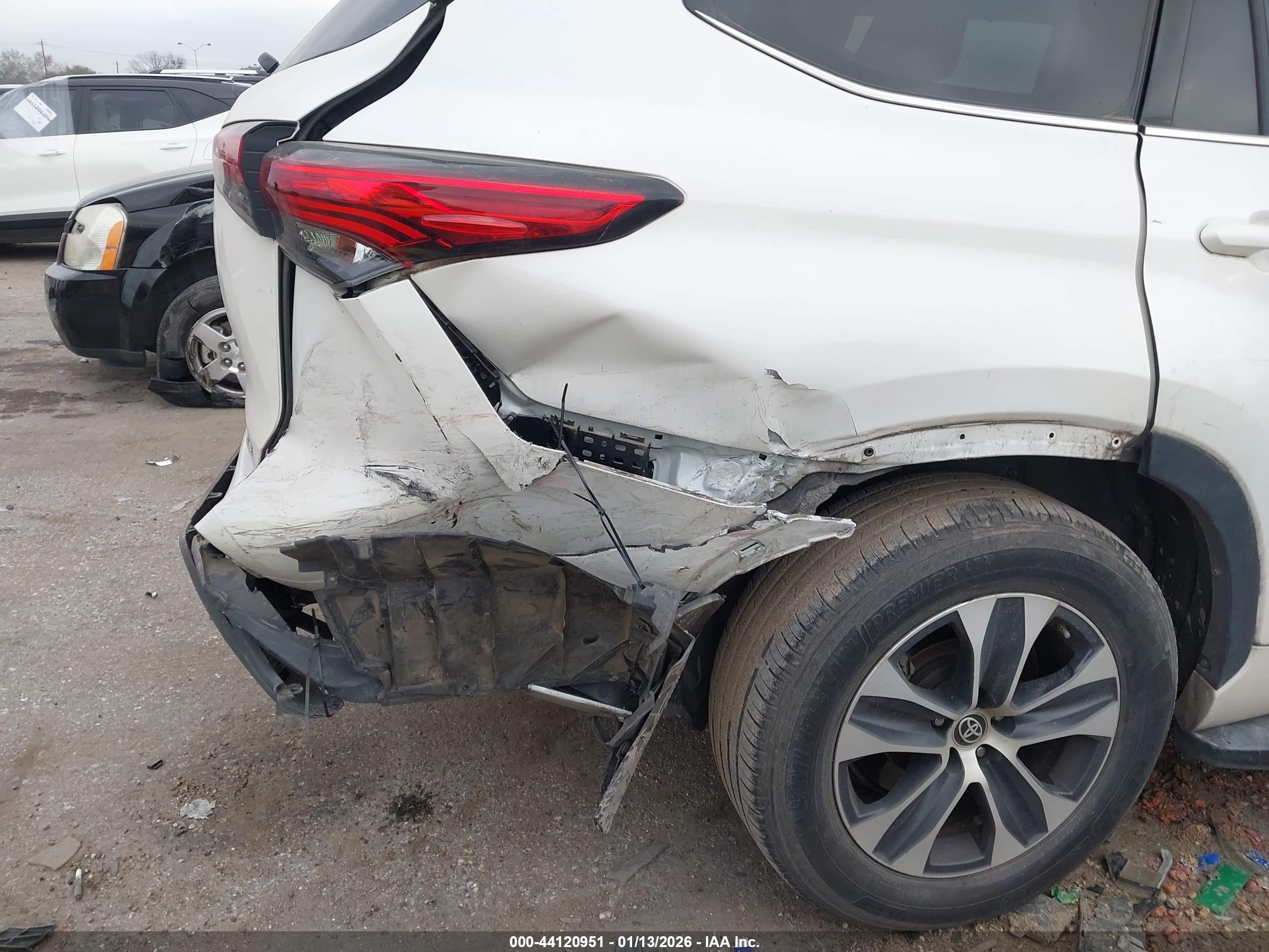 TOYOTA HIGHLANDER image 6