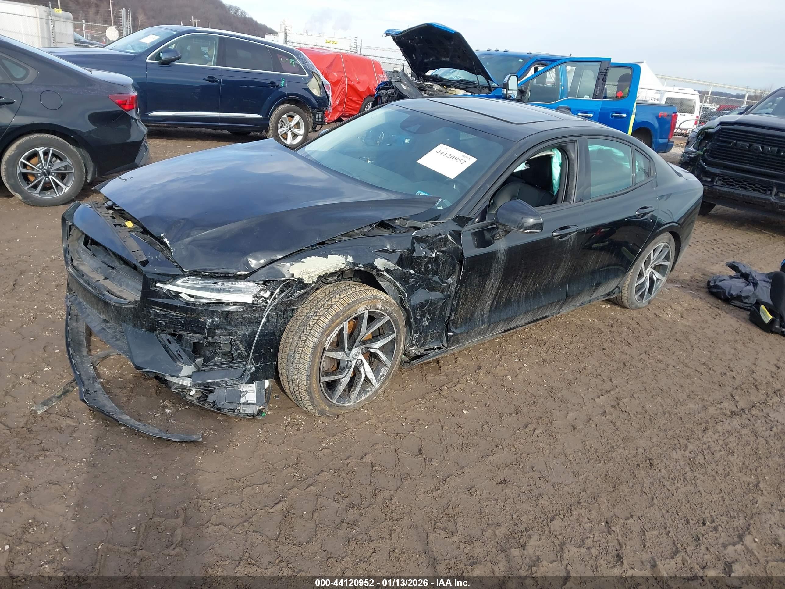 VOLVO S60 image 2