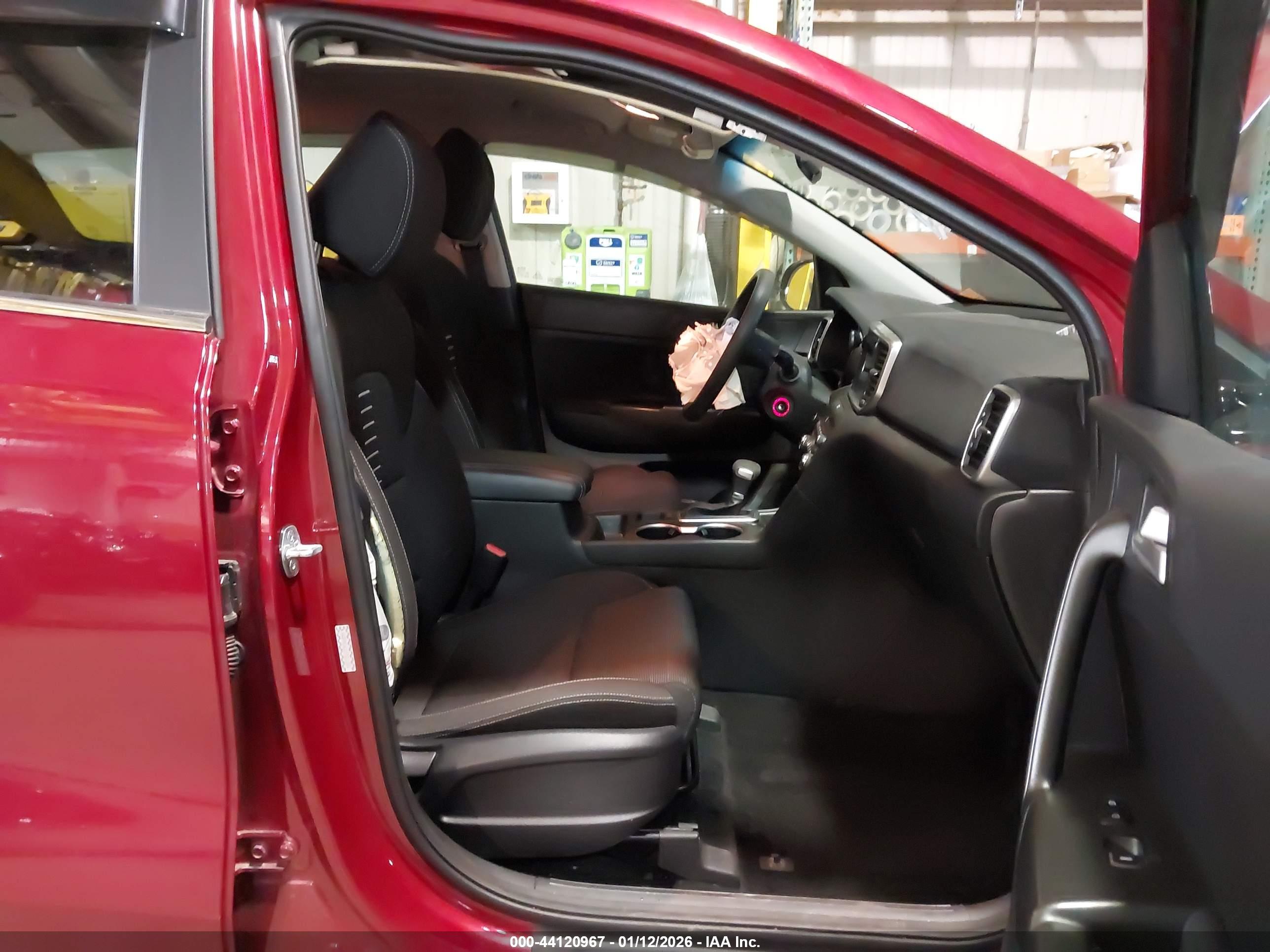 KIA SPORTAGE image 5