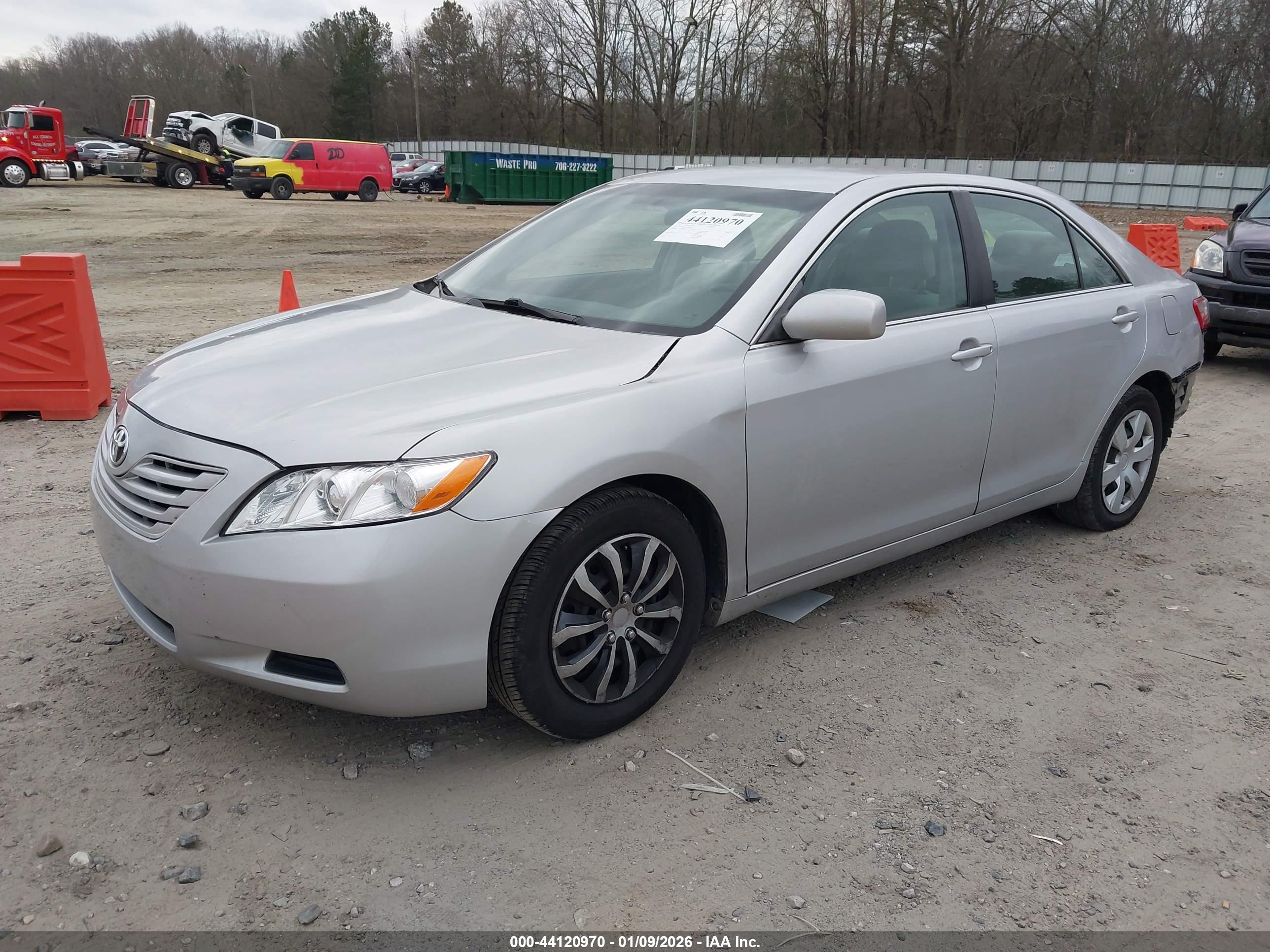 TOYOTA CAMRY image 2