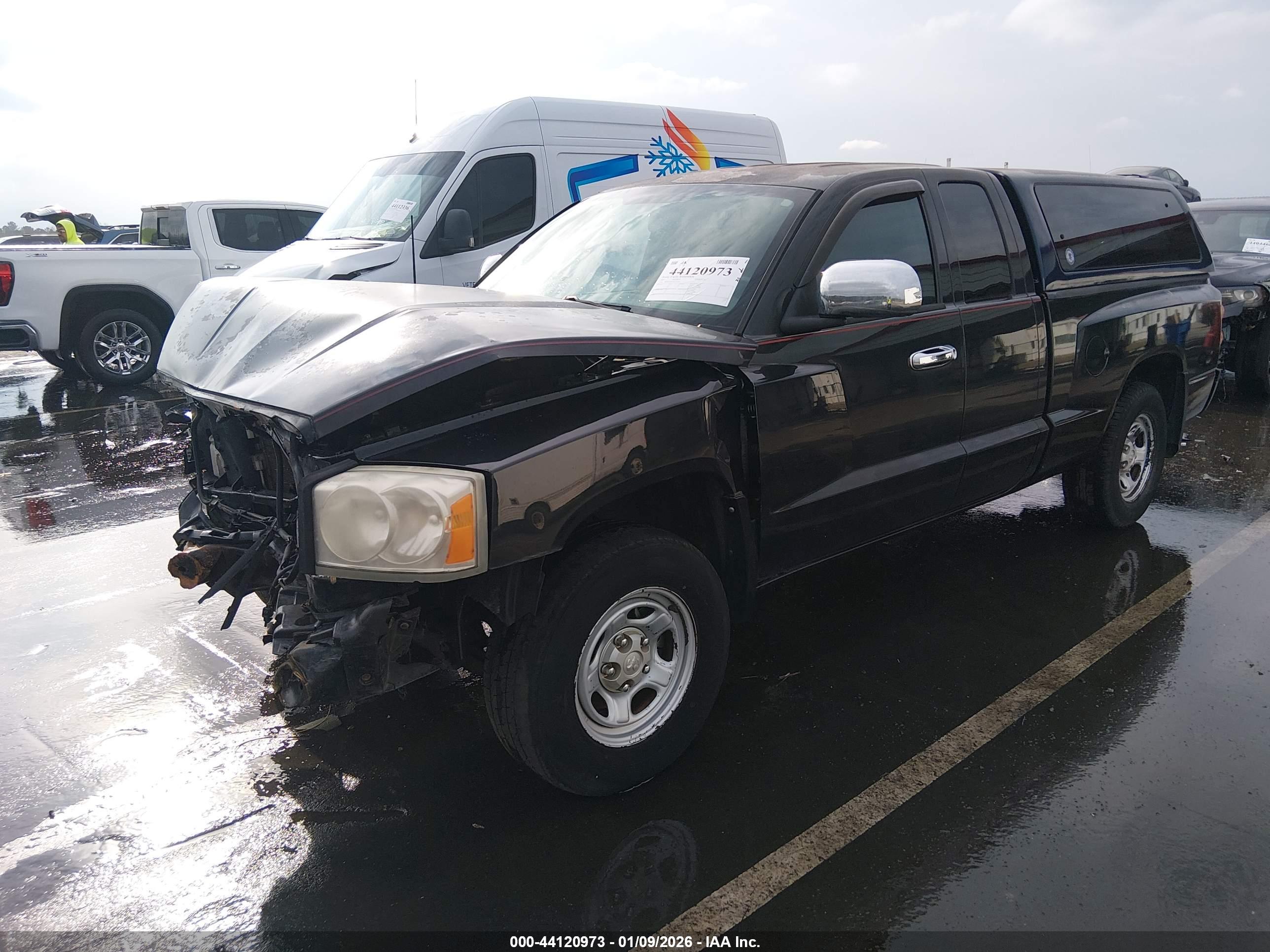 DODGE DAKOTA image 2