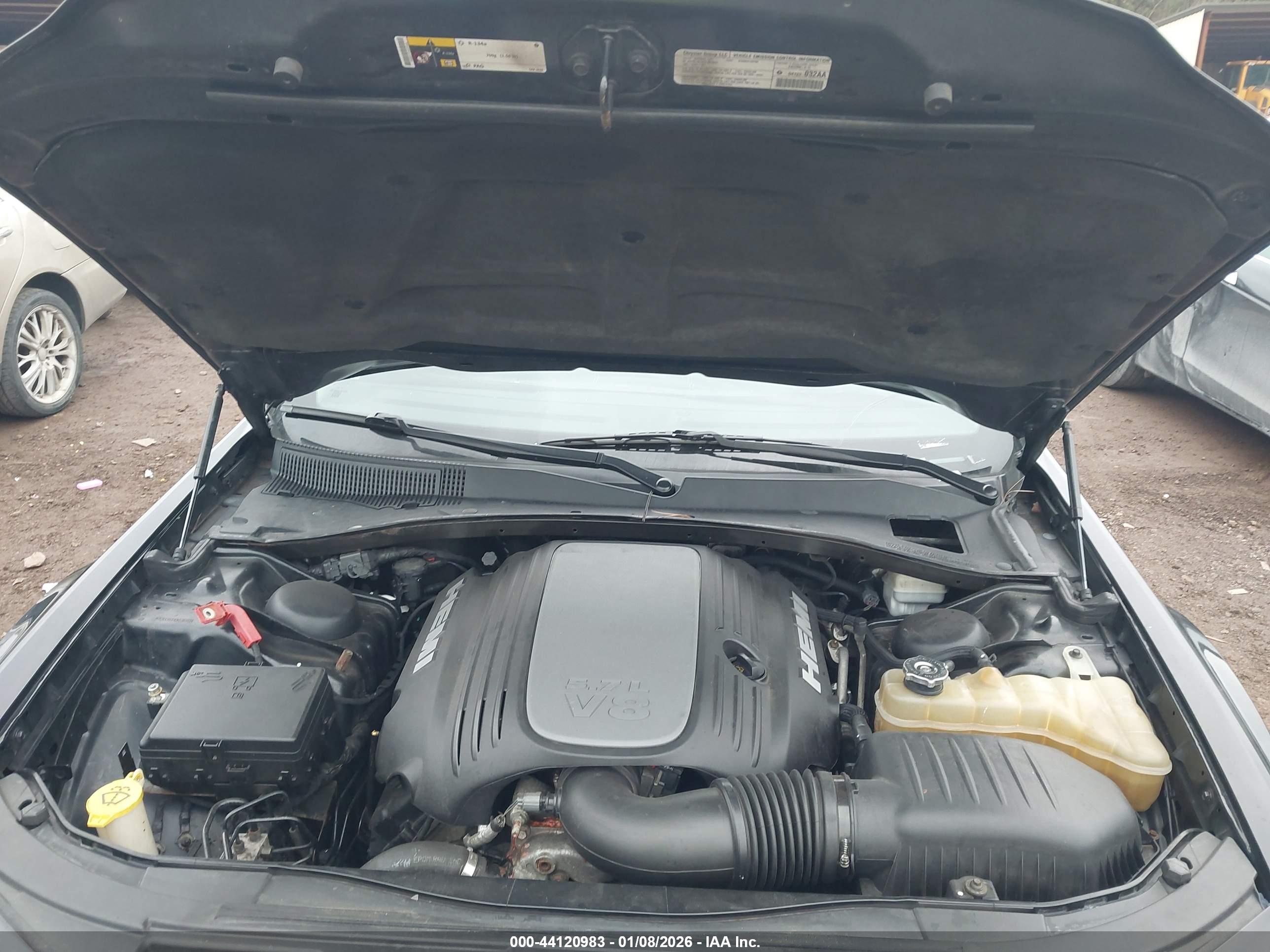 CHRYSLER 300C image 10