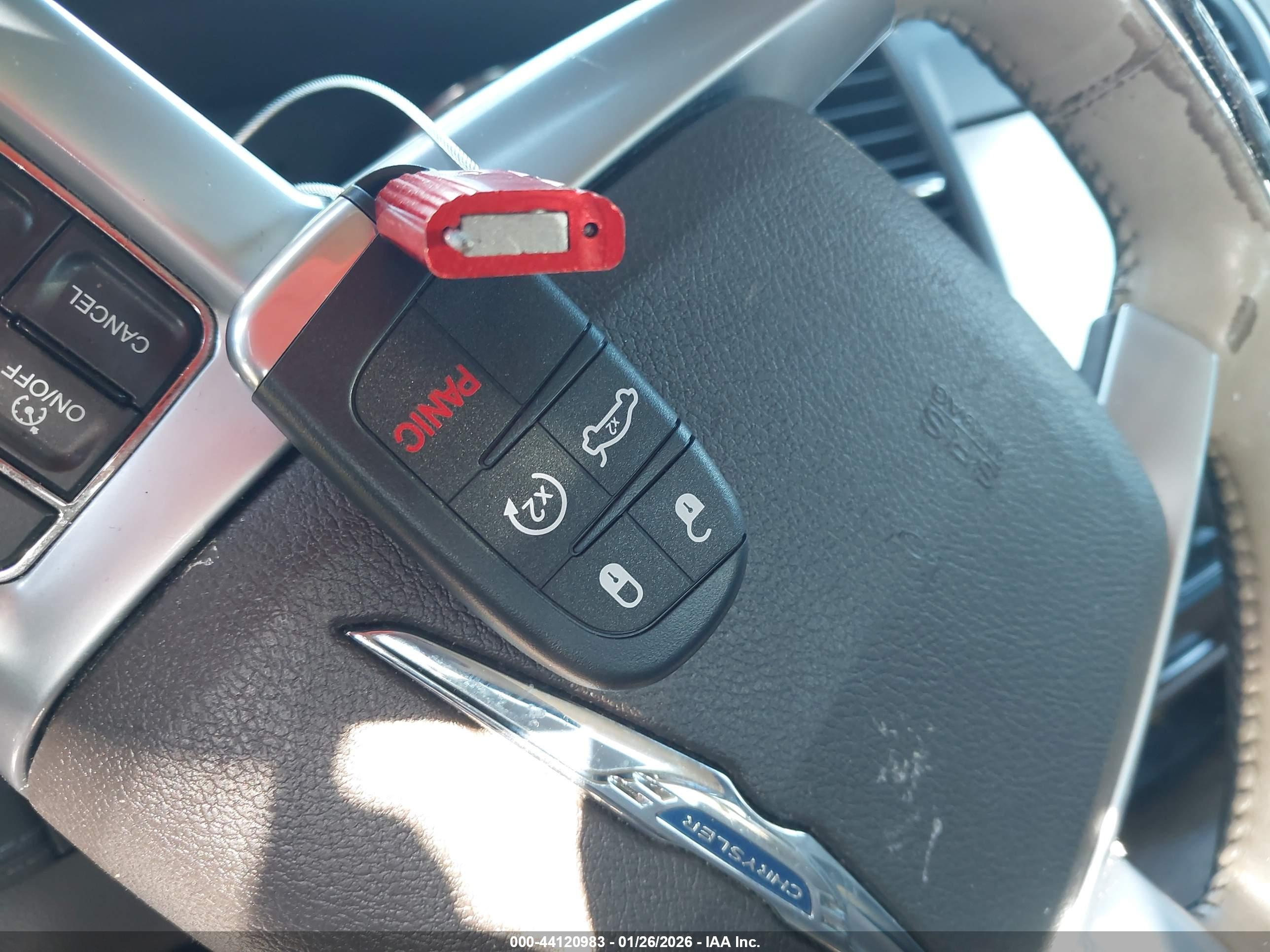 CHRYSLER 300C image 11