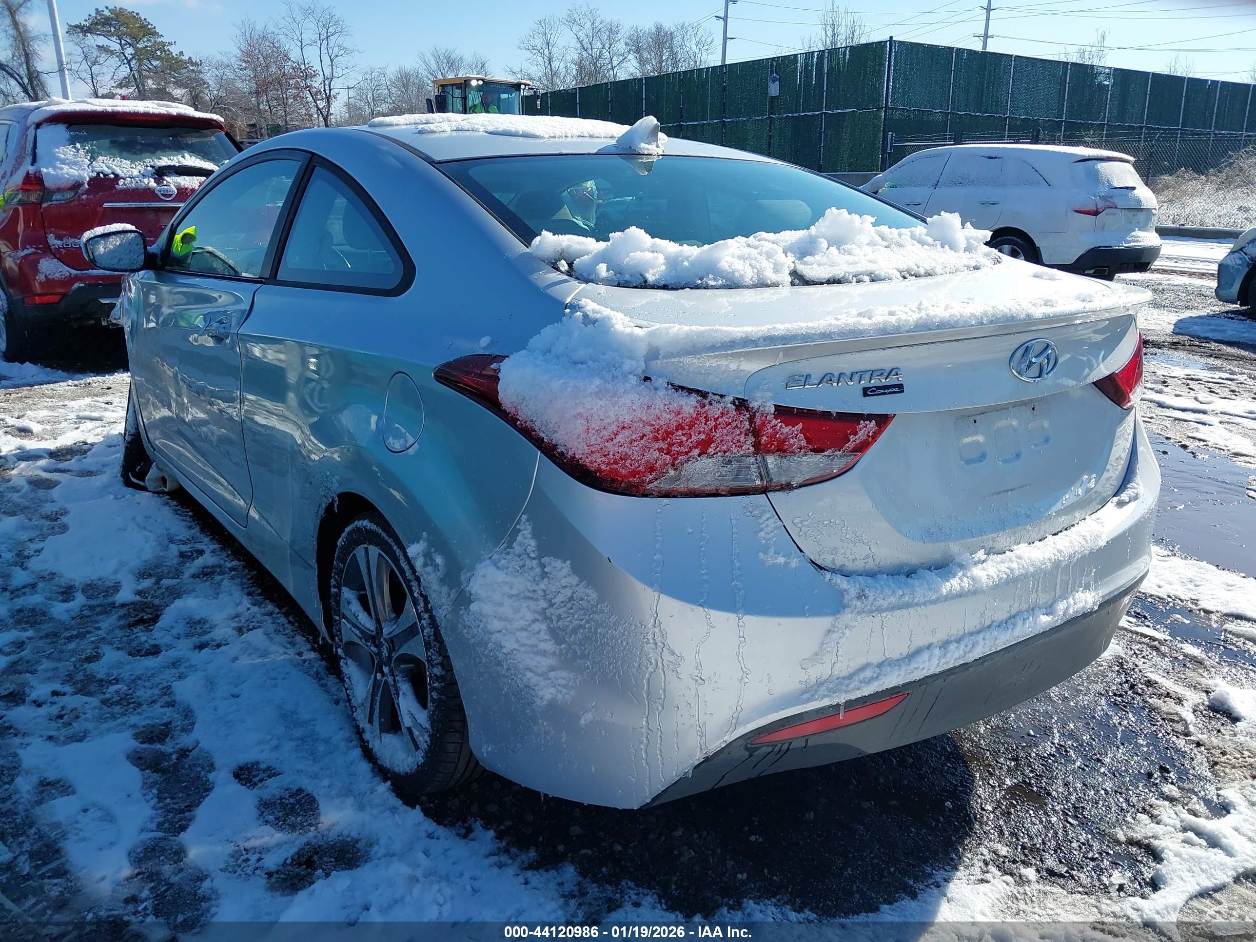 HYUNDAI ELANTRA image 3