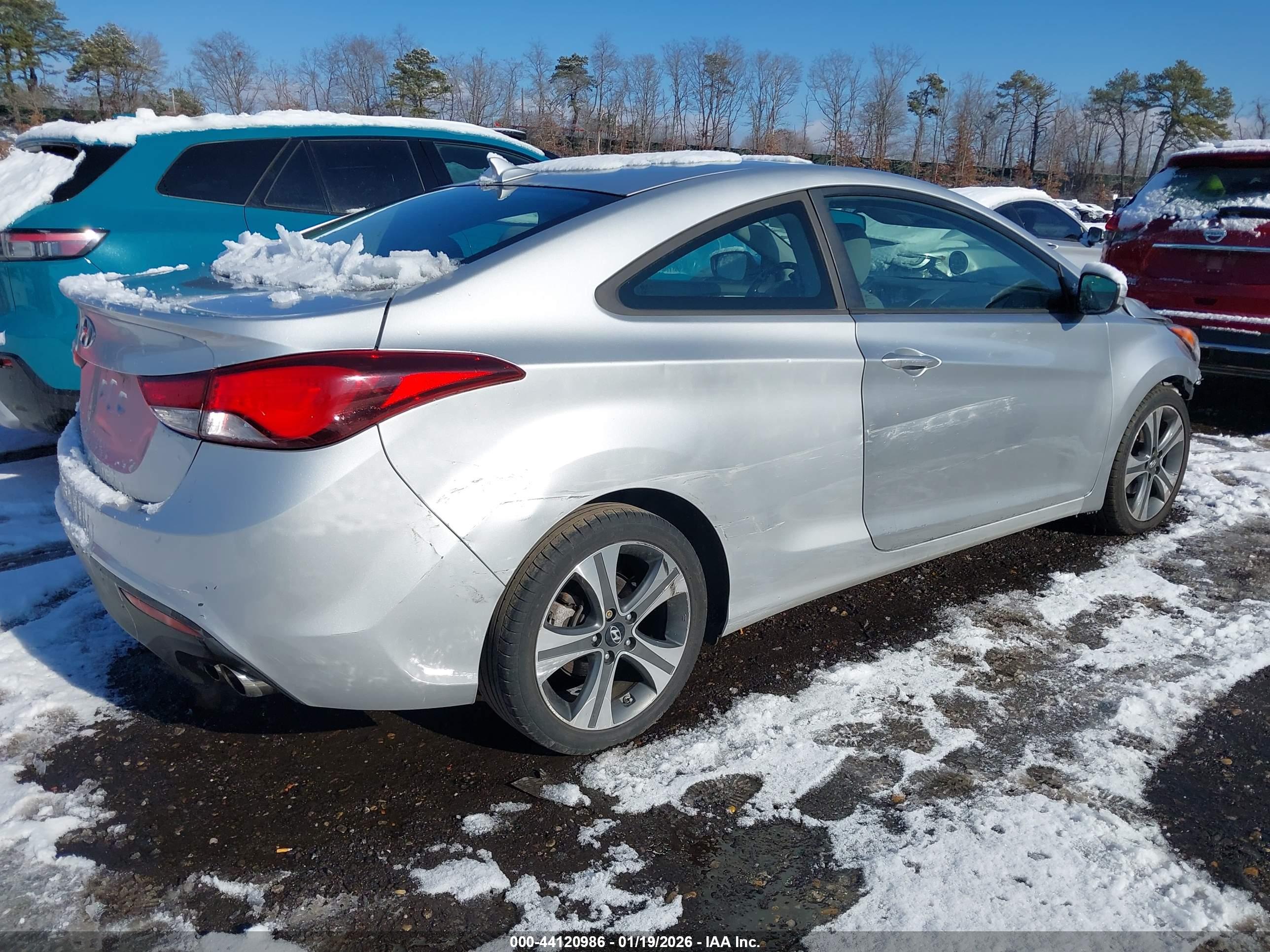 HYUNDAI ELANTRA image 4