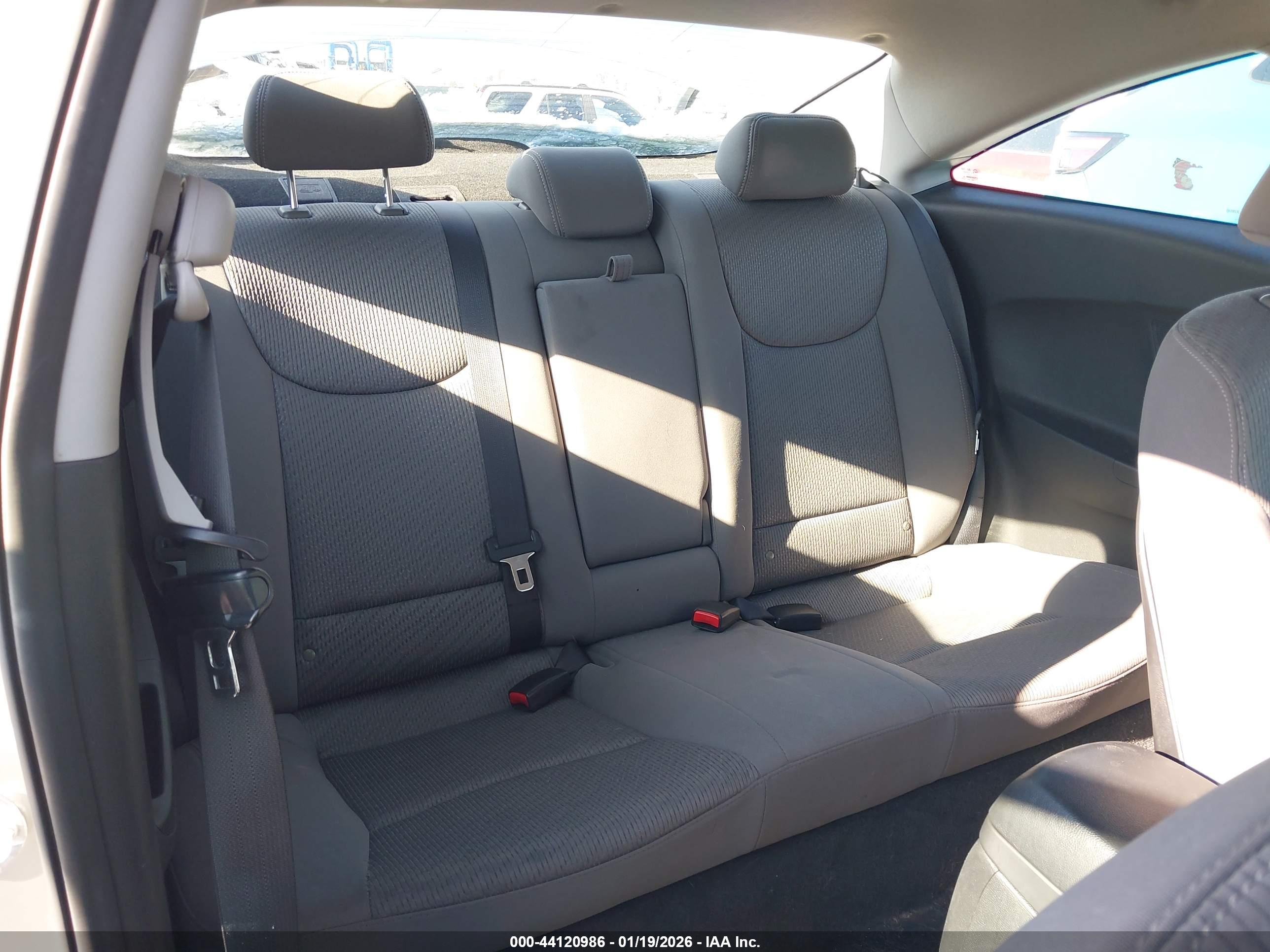 HYUNDAI ELANTRA image 8