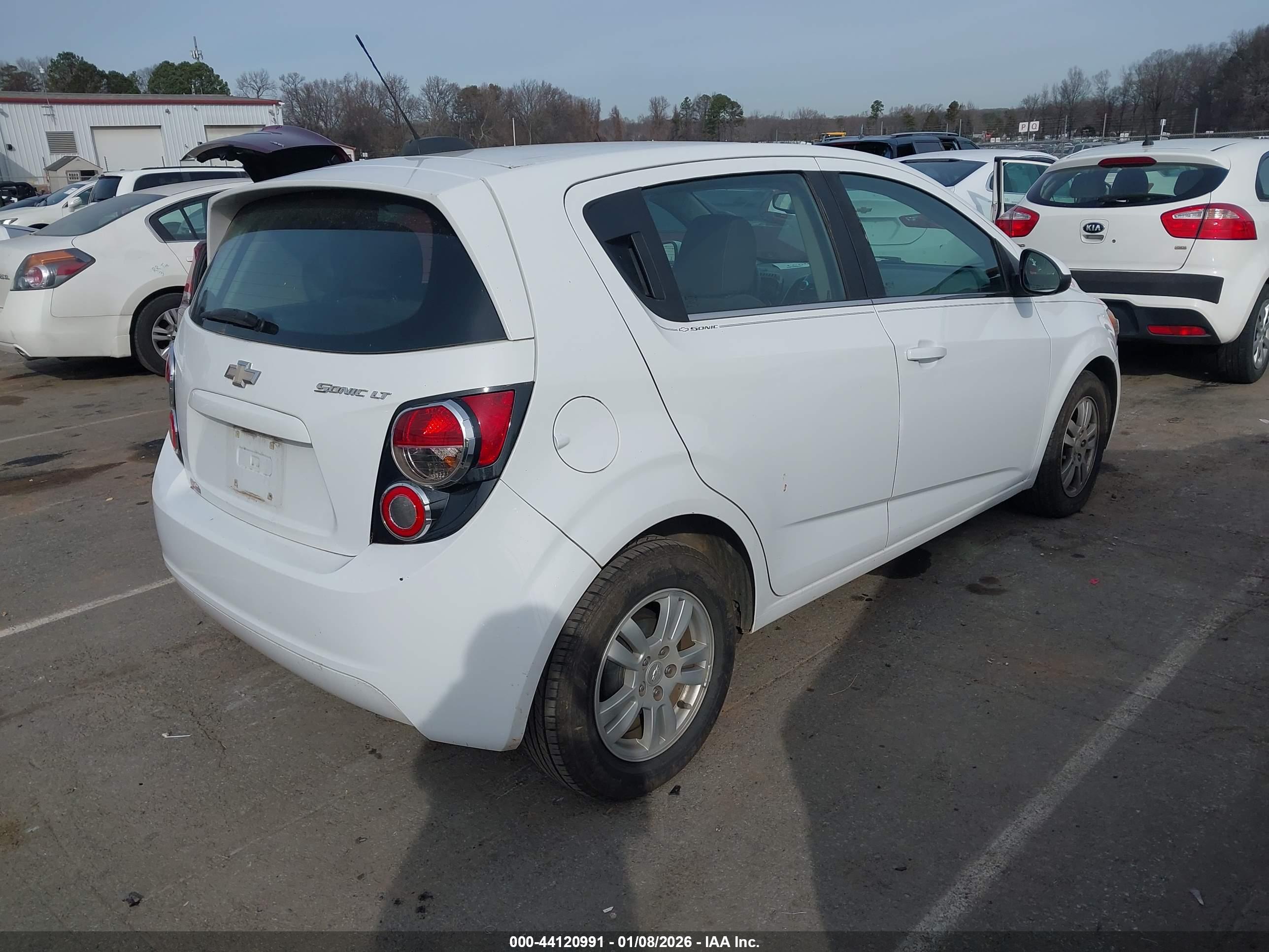 CHEVROLET SONIC image 4