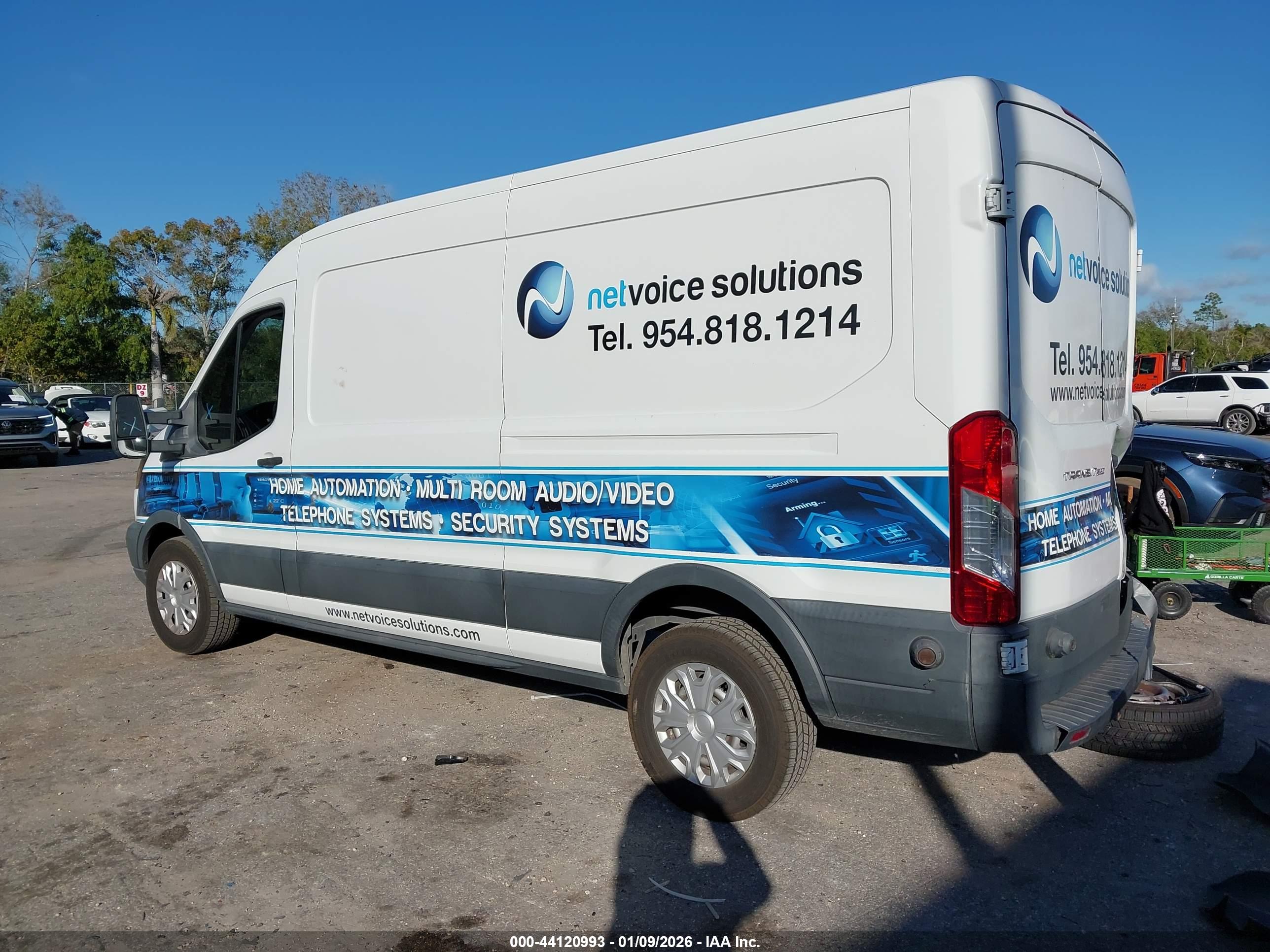 FORD TRANSIT-250 image 3