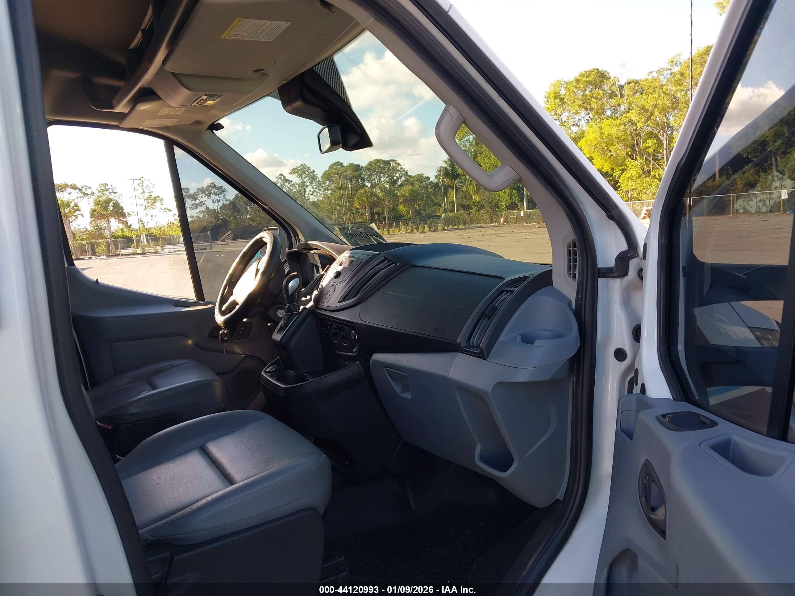 FORD TRANSIT-250 image 5
