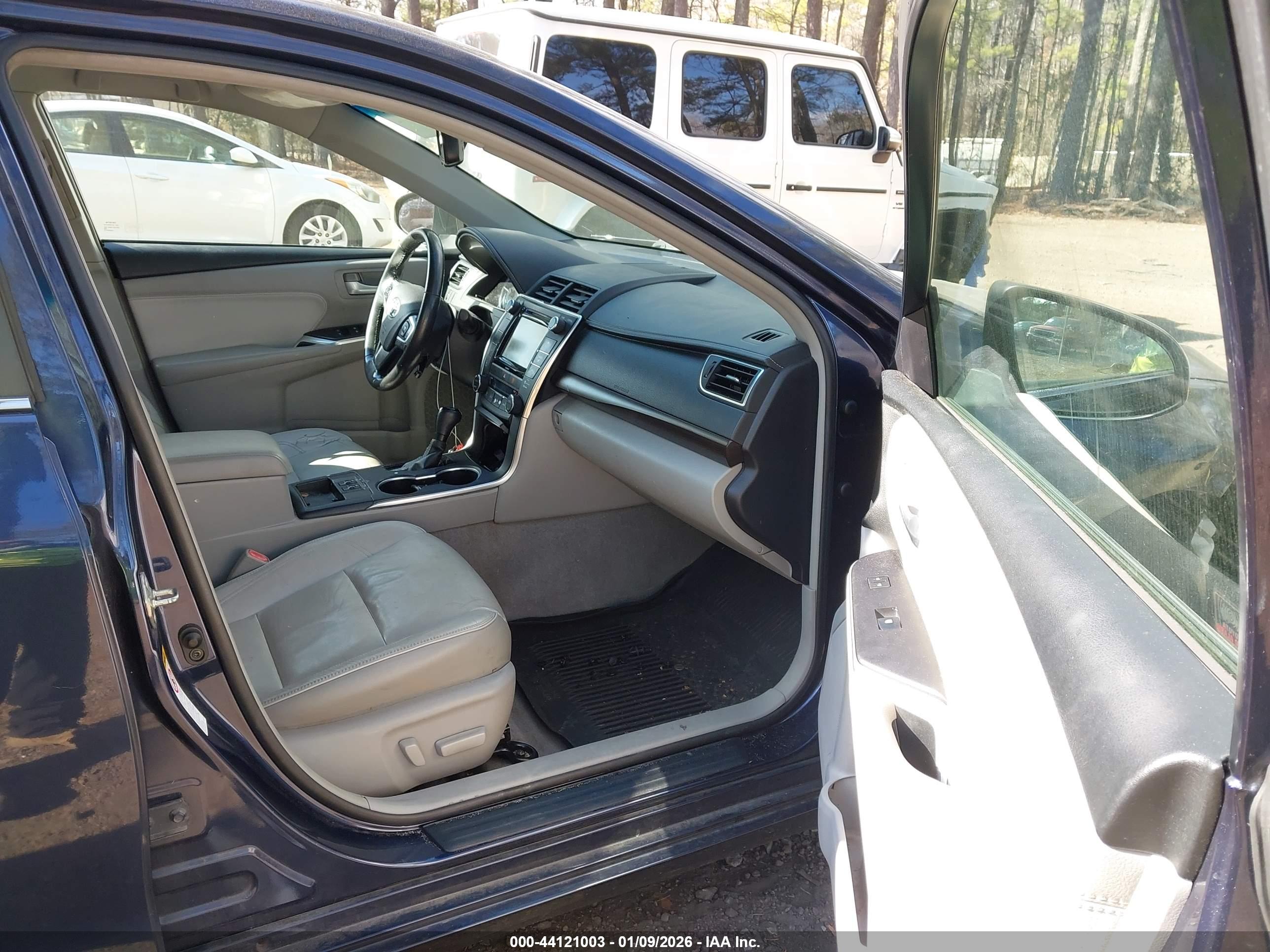 TOYOTA CAMRY image 5