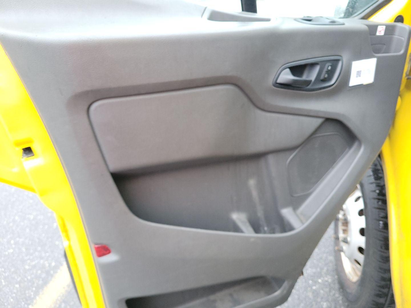 FORD TRANSIT-350 image 6