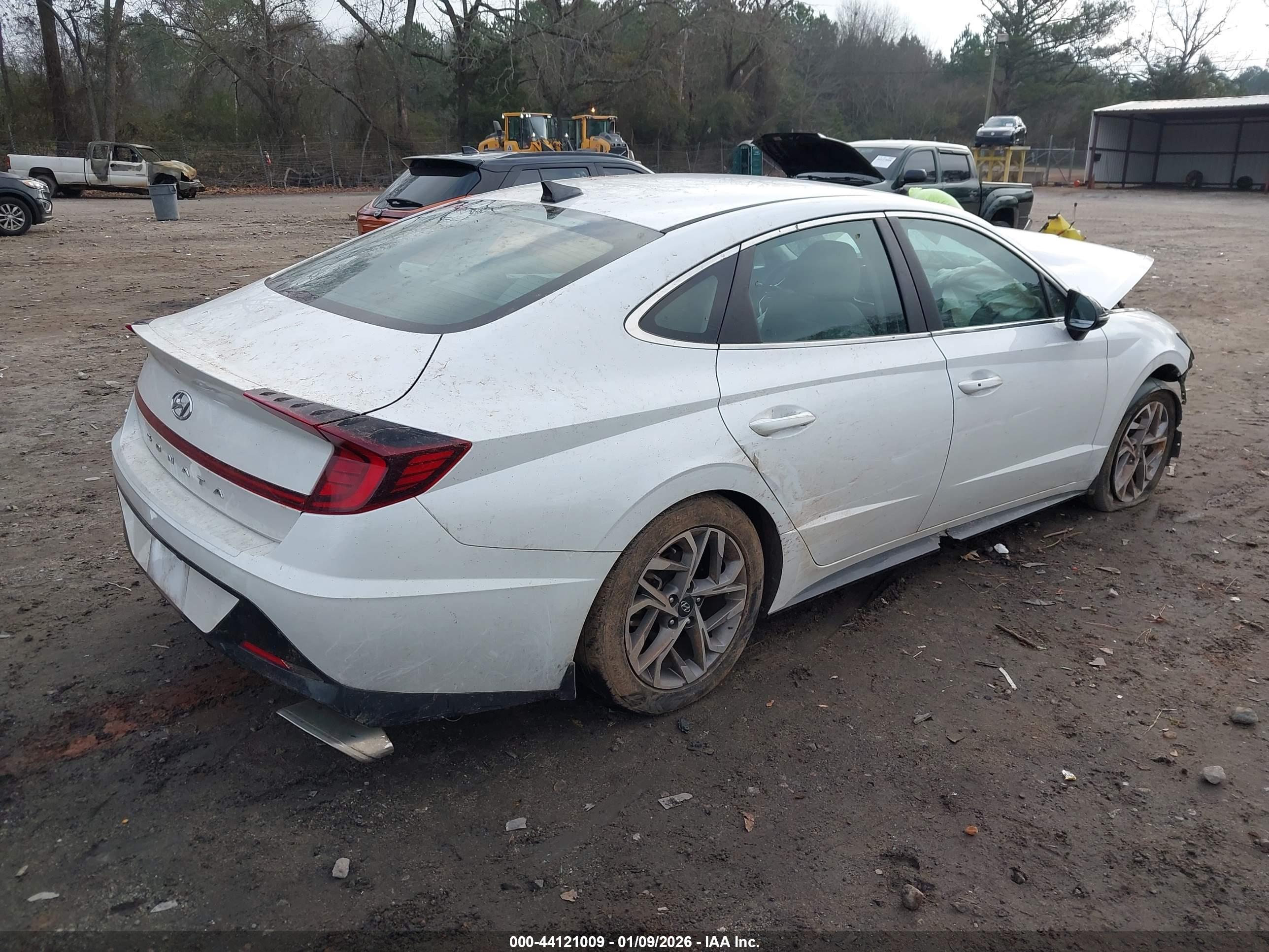 HYUNDAI SONATA image 4