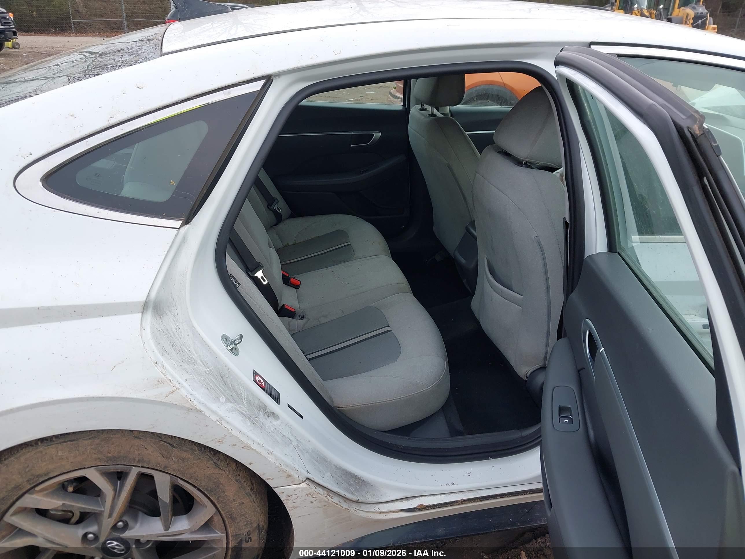 HYUNDAI SONATA image 8