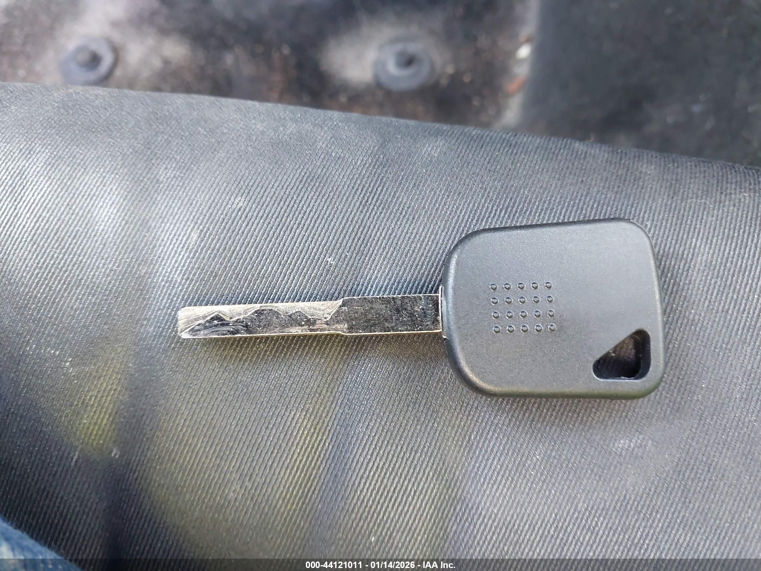 FORD FUSION image 11