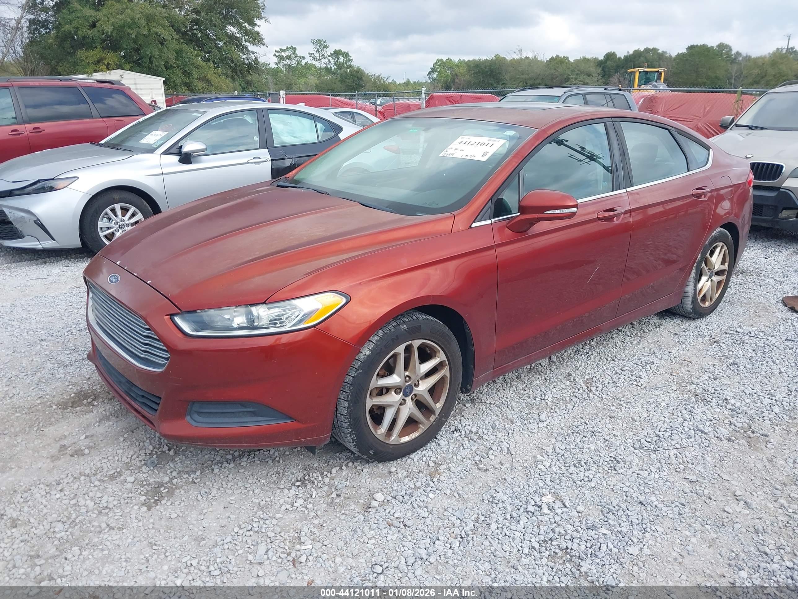 FORD FUSION image 2