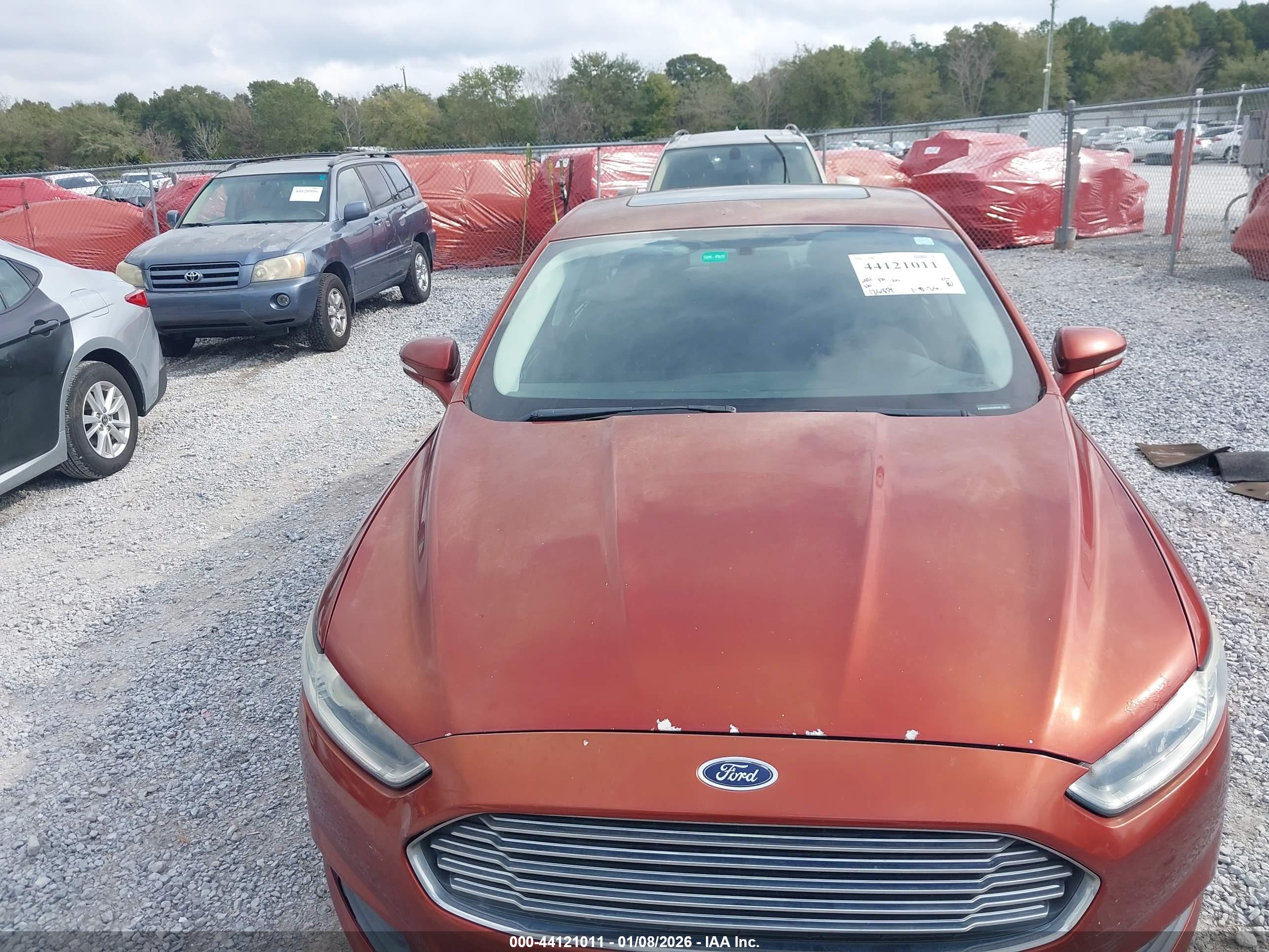 FORD FUSION image 6