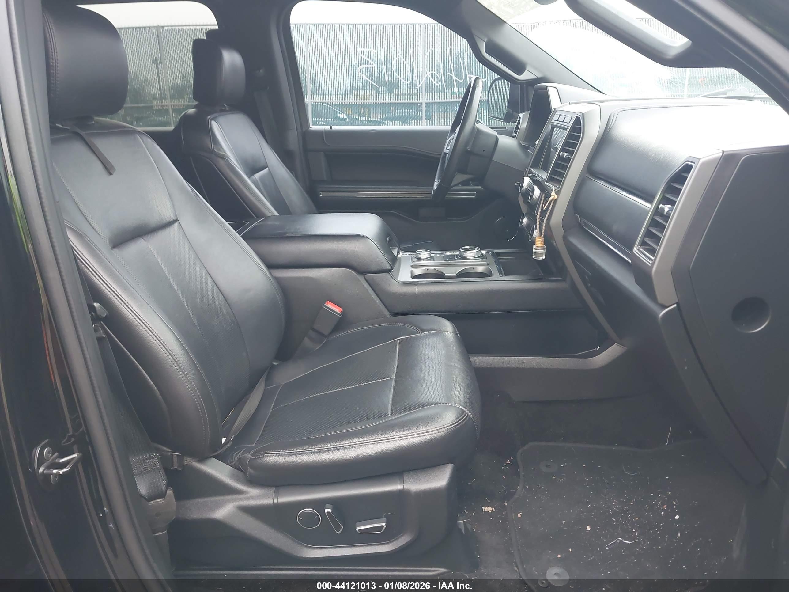 FORD EXPEDITION image 5