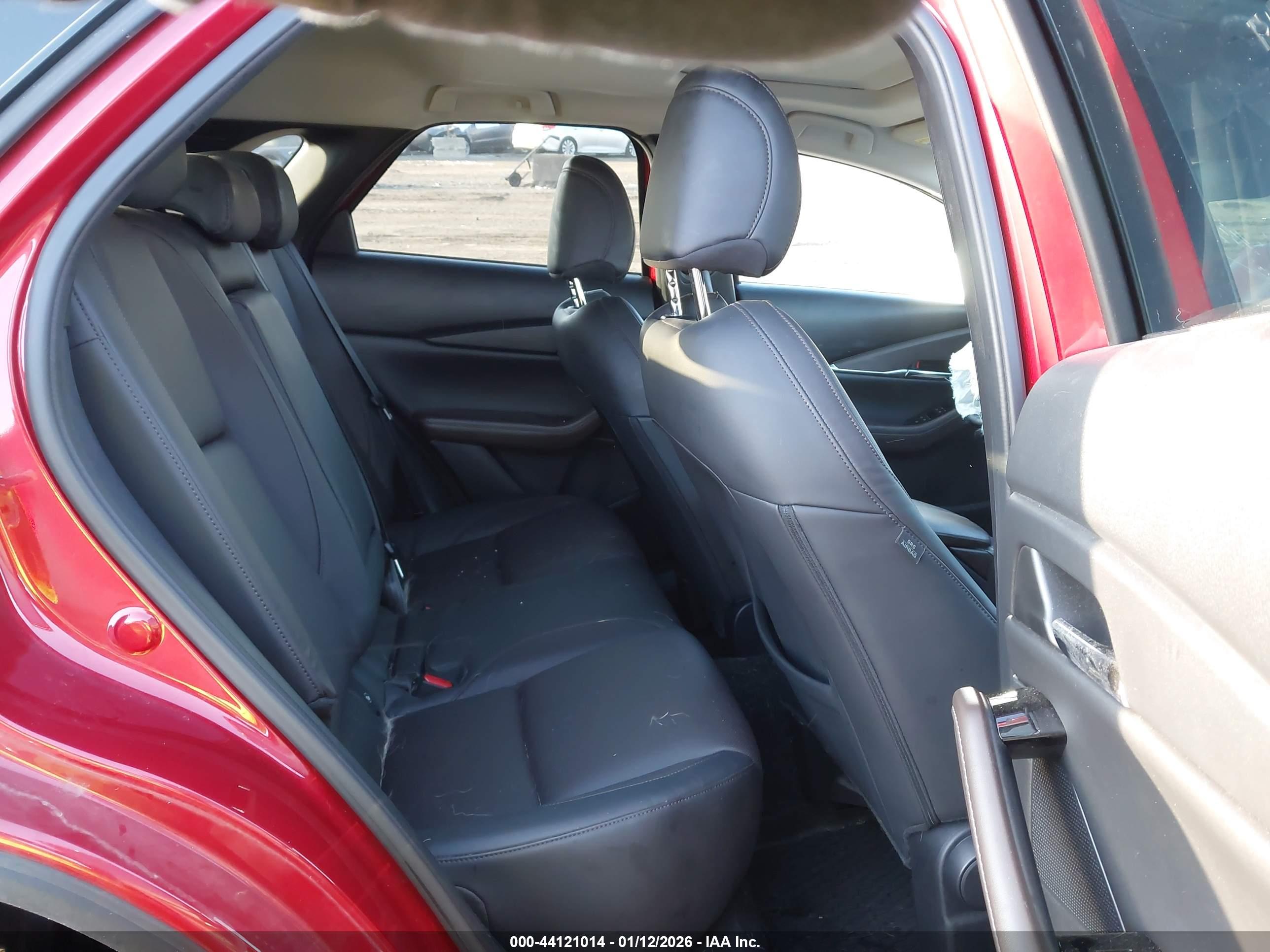 MAZDA CX-30 image 8
