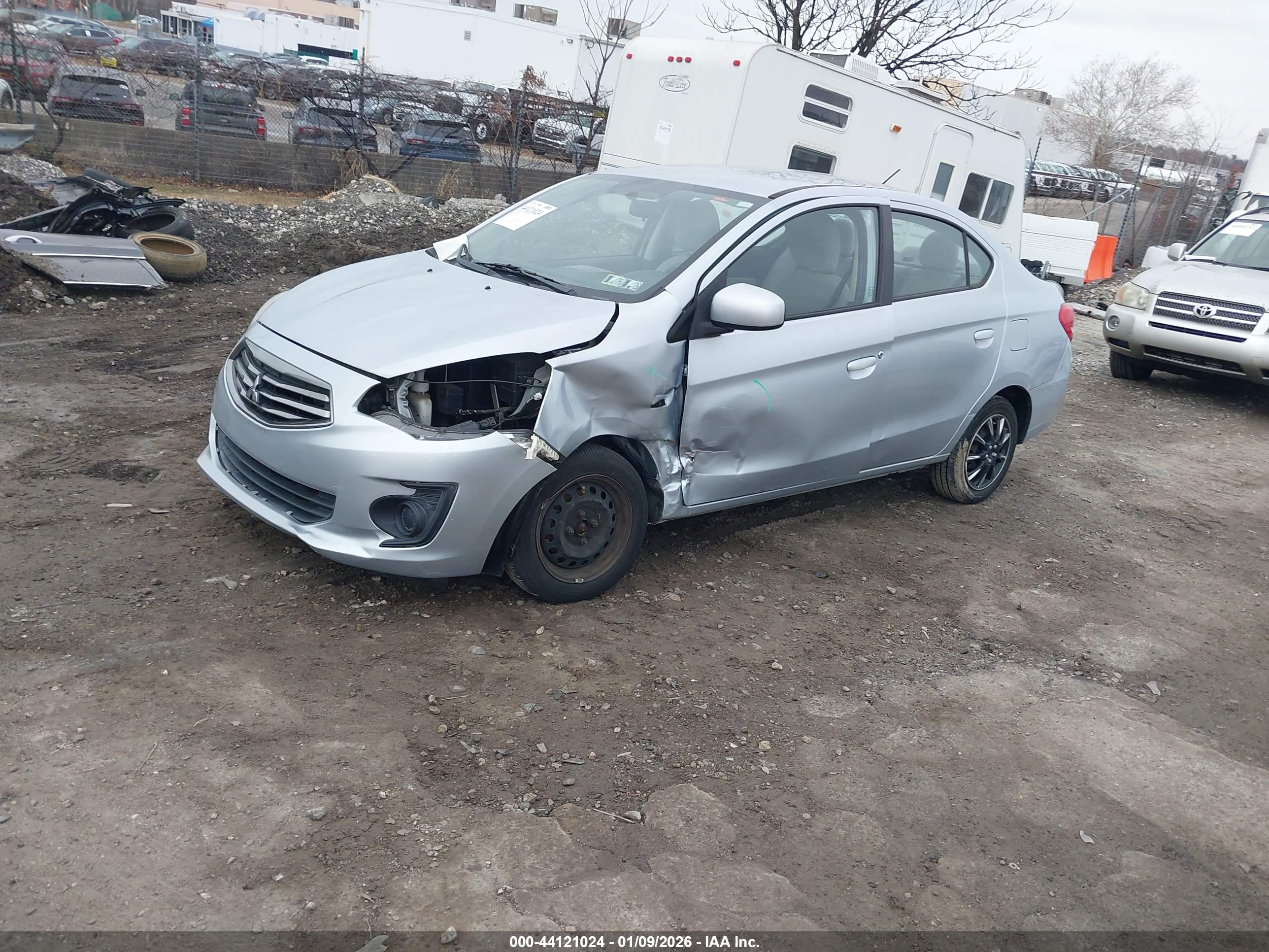 MITSUBISHI MIRAGE image 2