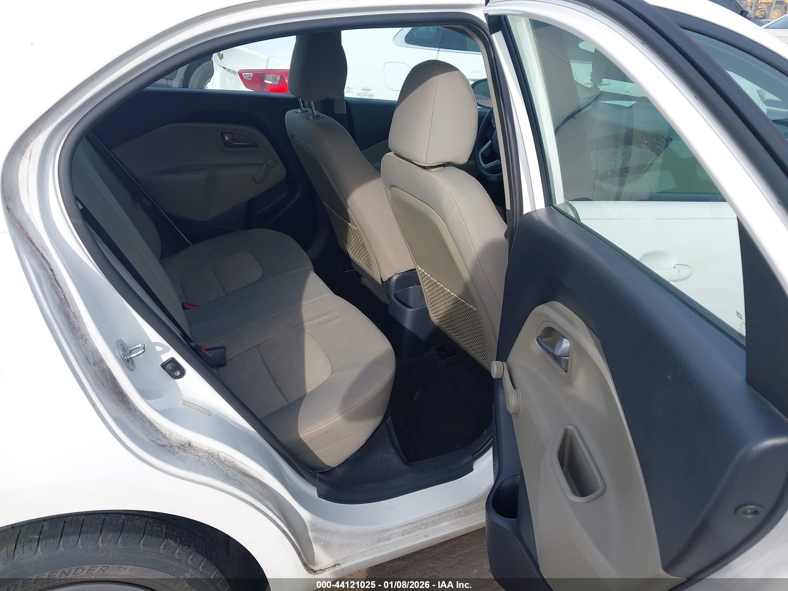 KIA RIO image 8