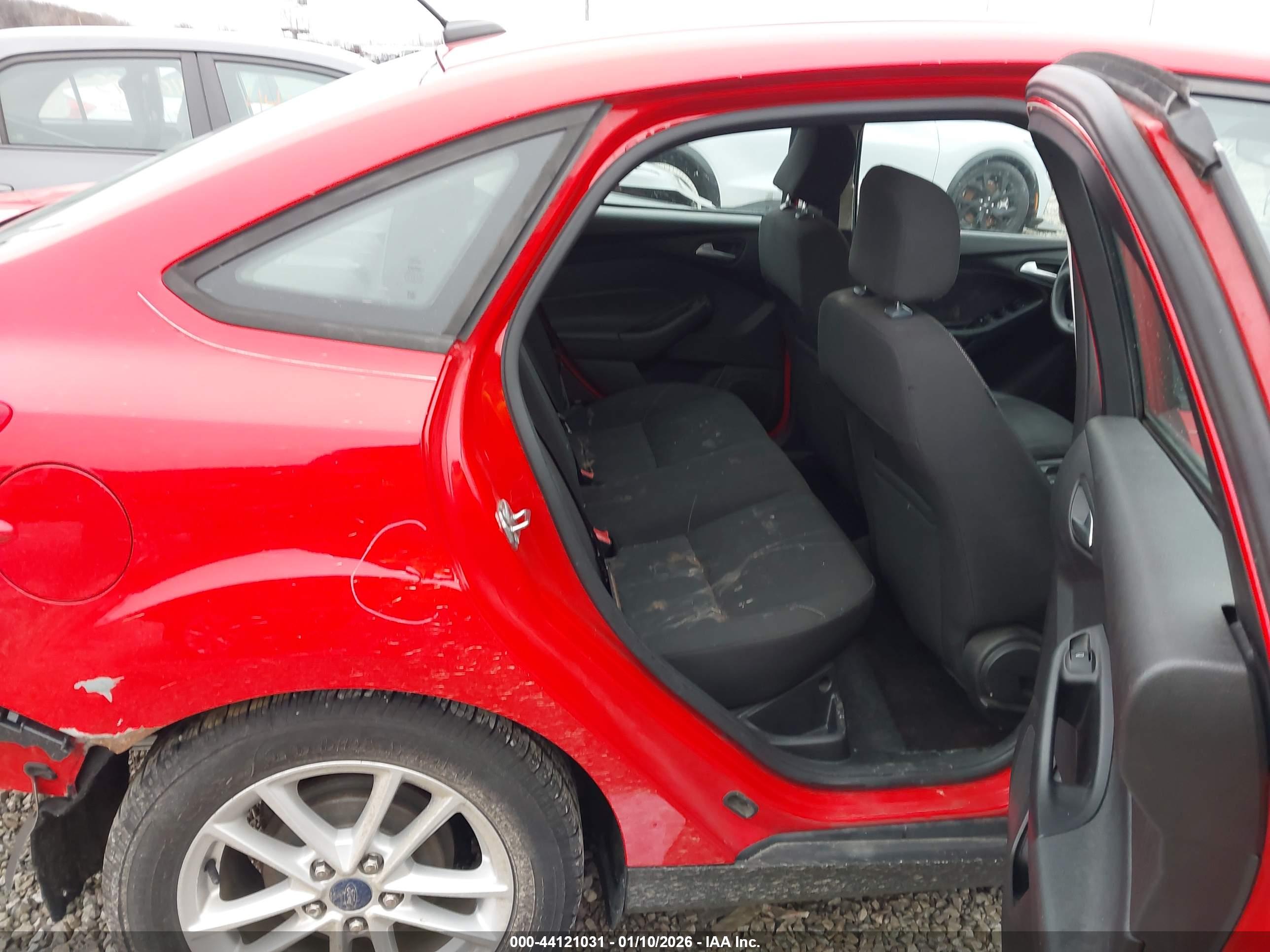 FORD FOCUS image 8