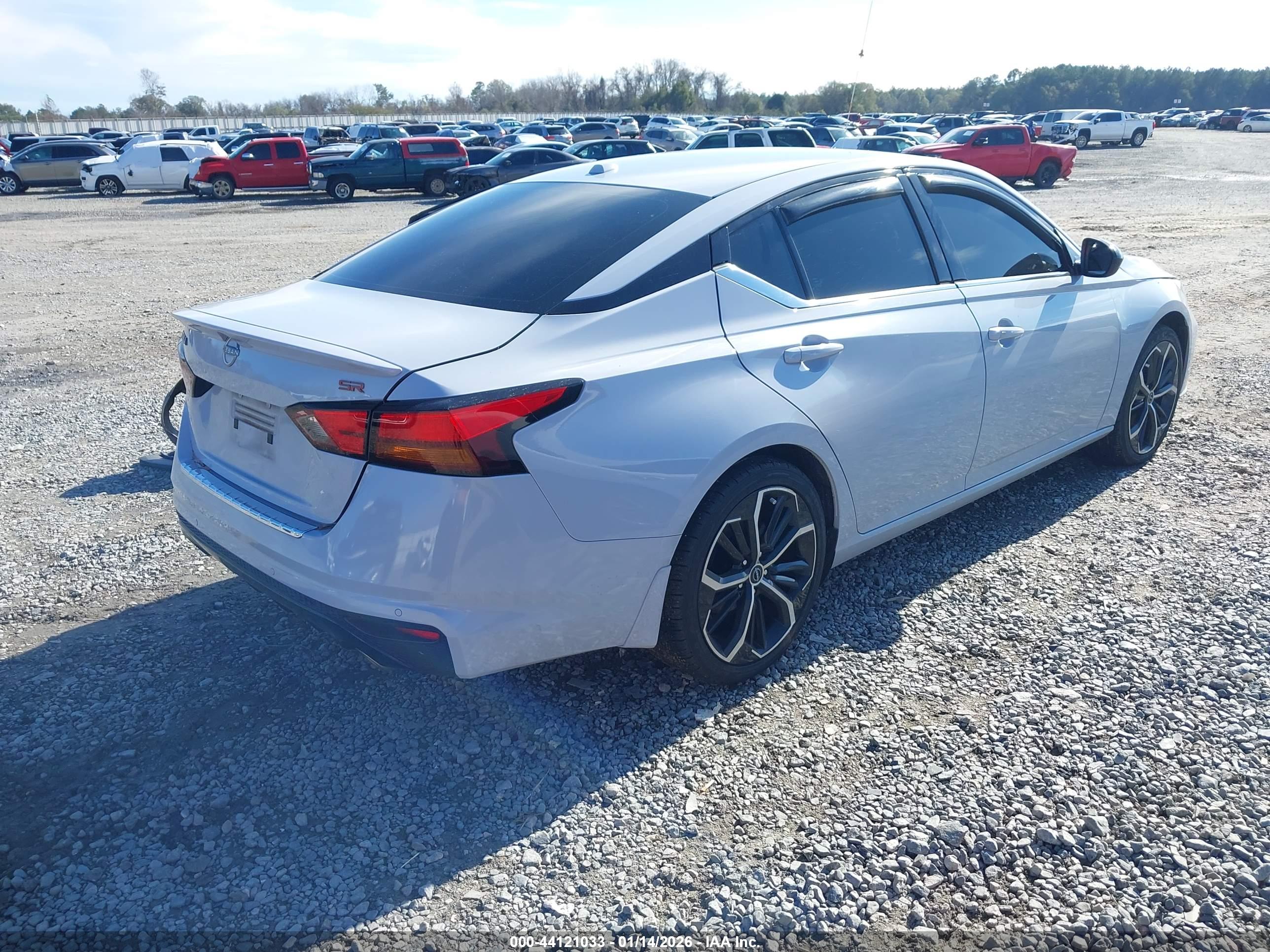 NISSAN ALTIMA image 4