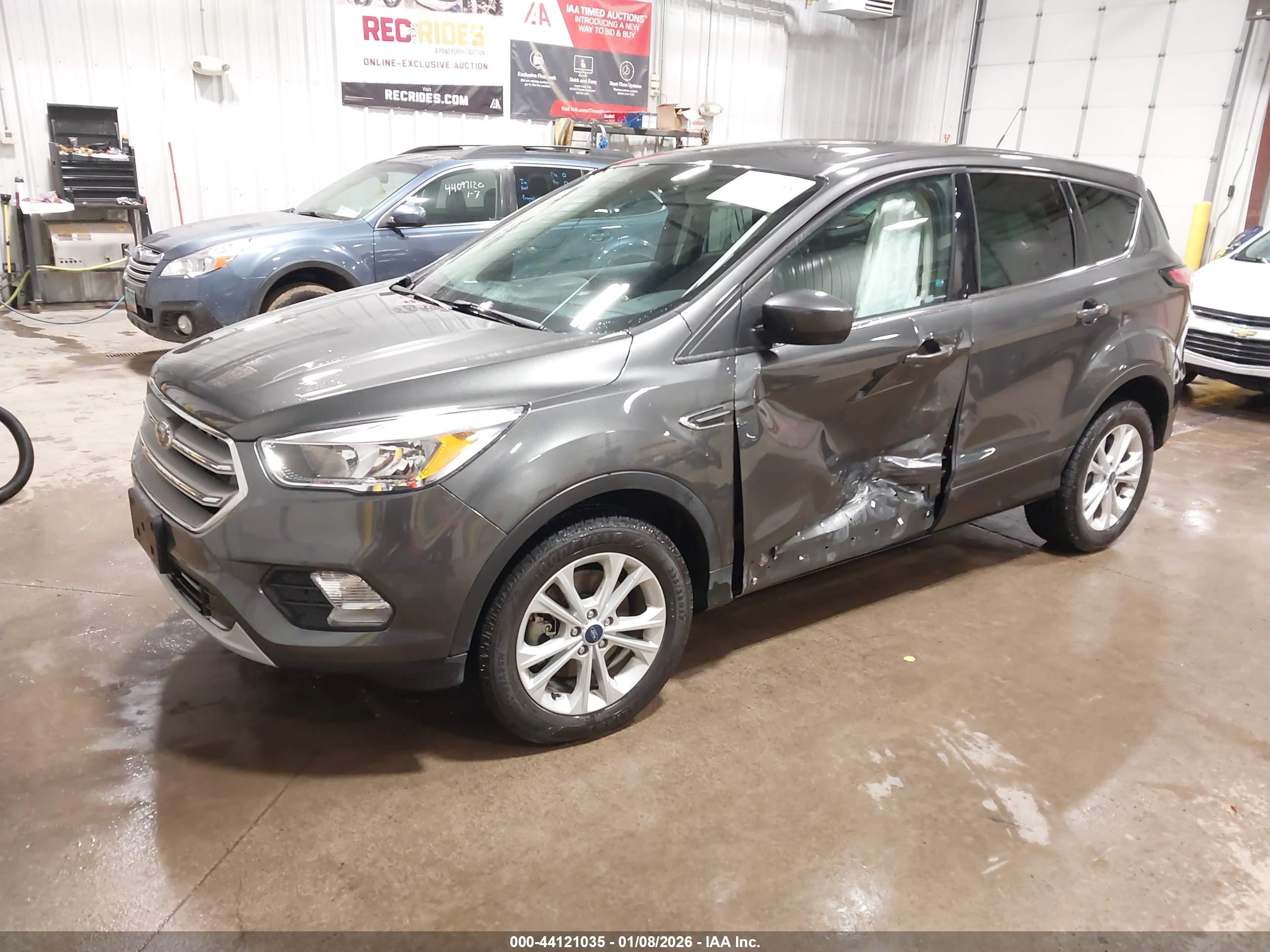 FORD ESCAPE image 2
