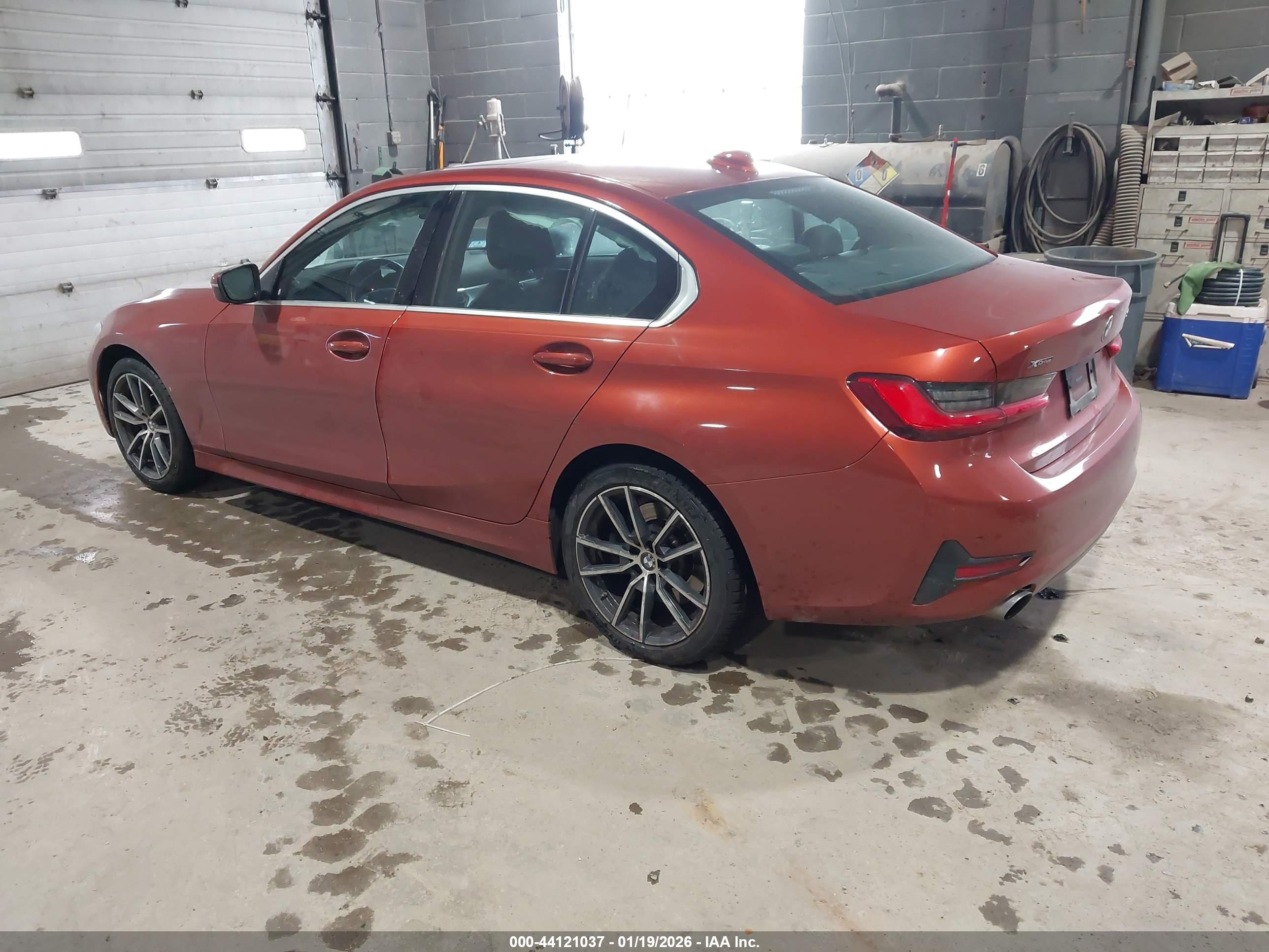 BMW 330I image 3